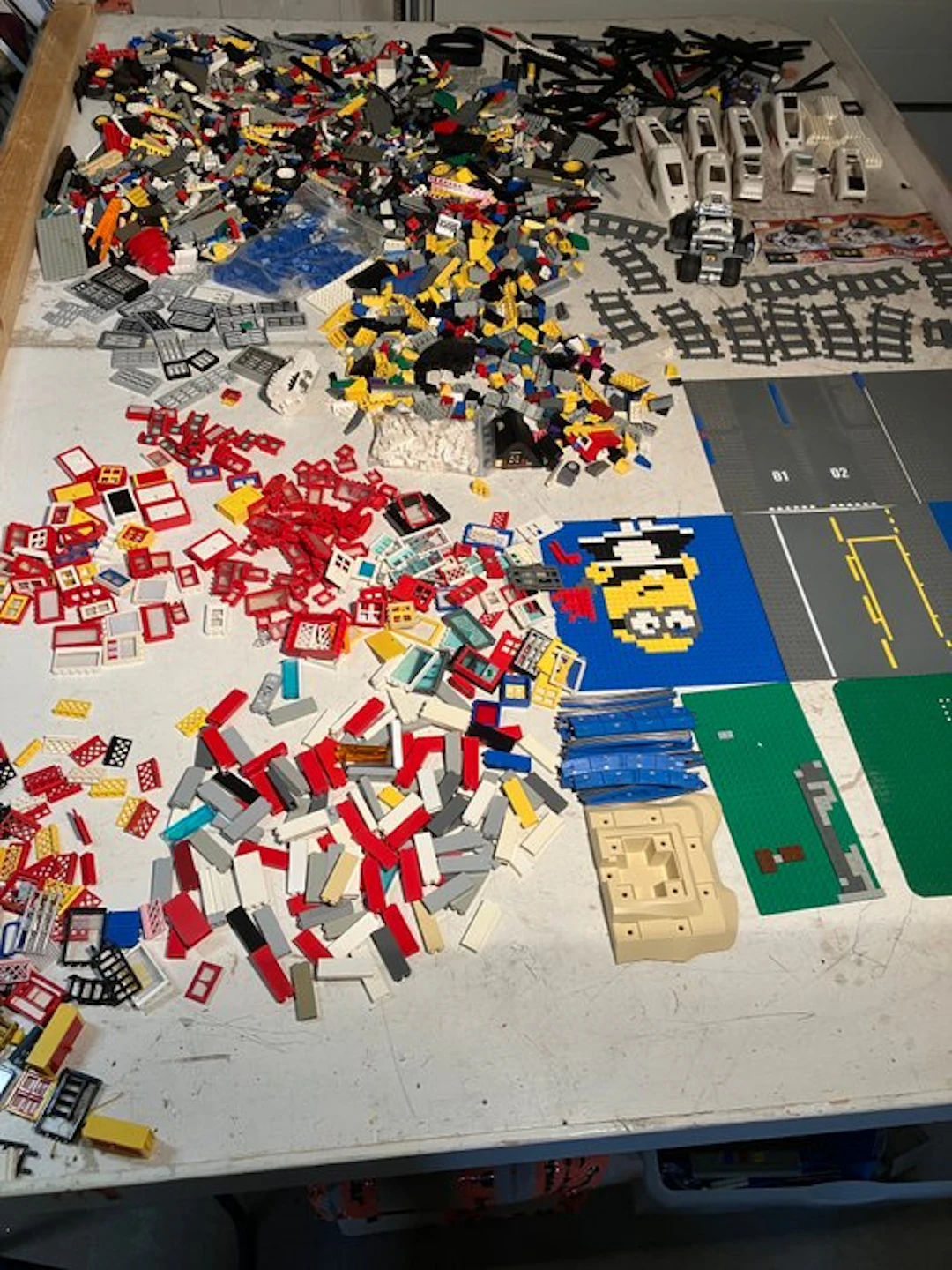 LEGO Pieces - 8360 gram losse LEGO met bouwplaten