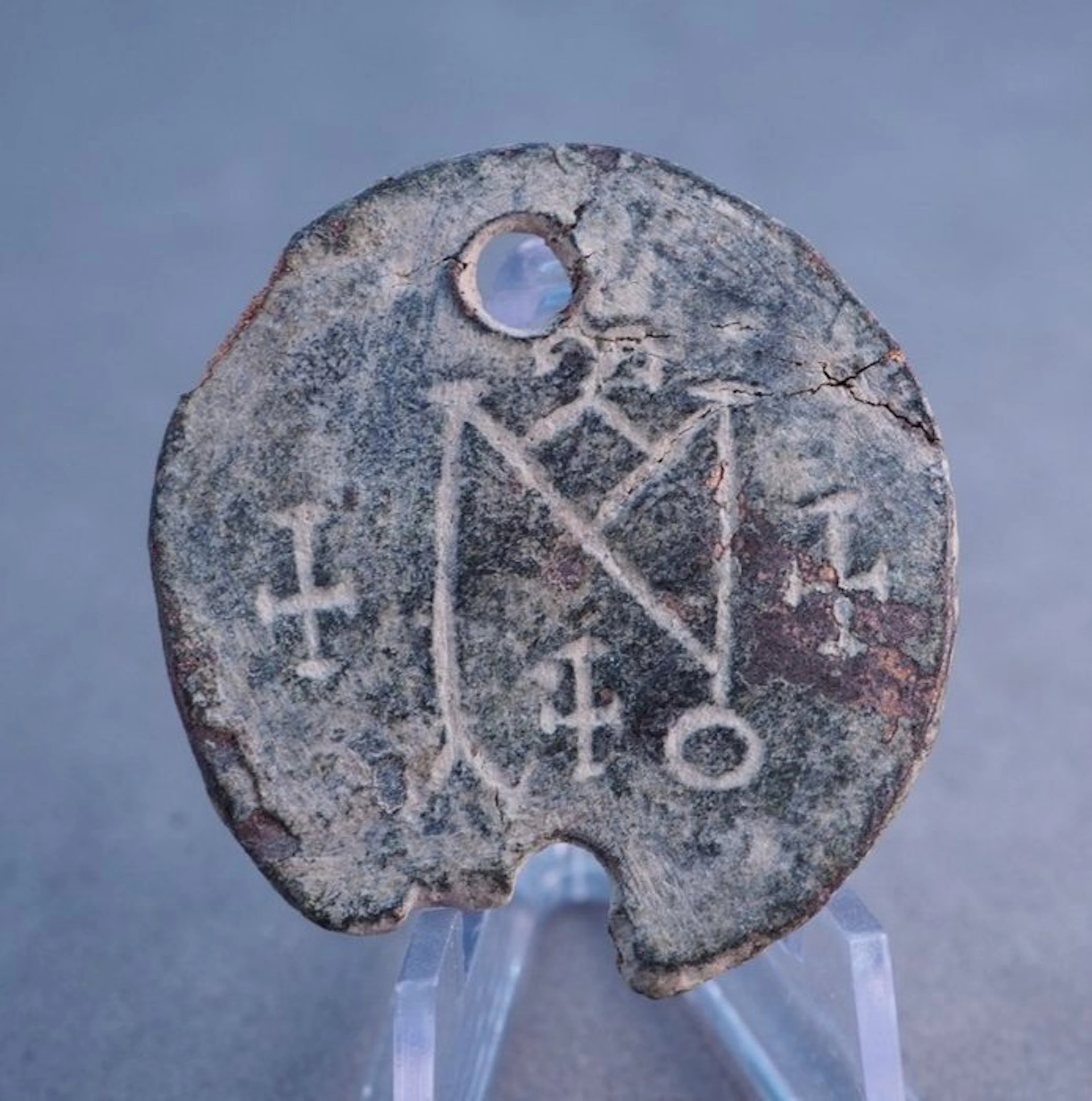 Medieval Bronze Early Christian pendant - 33 mm (No reserve price)