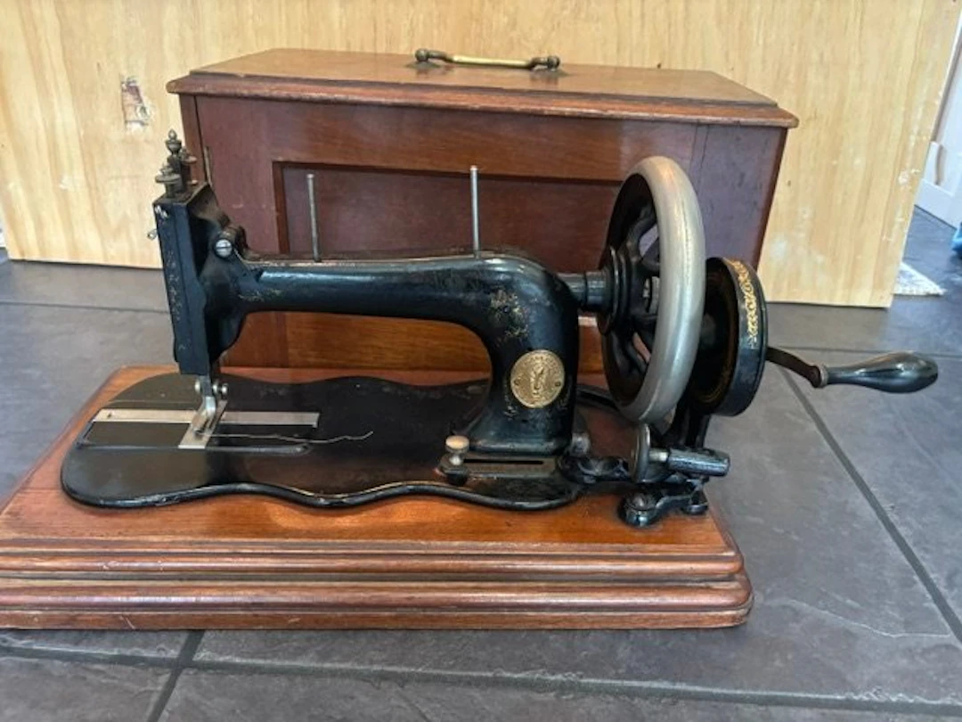 Singer 12 K 1882 New Family Fiddle base Sewing machine - Cast iron