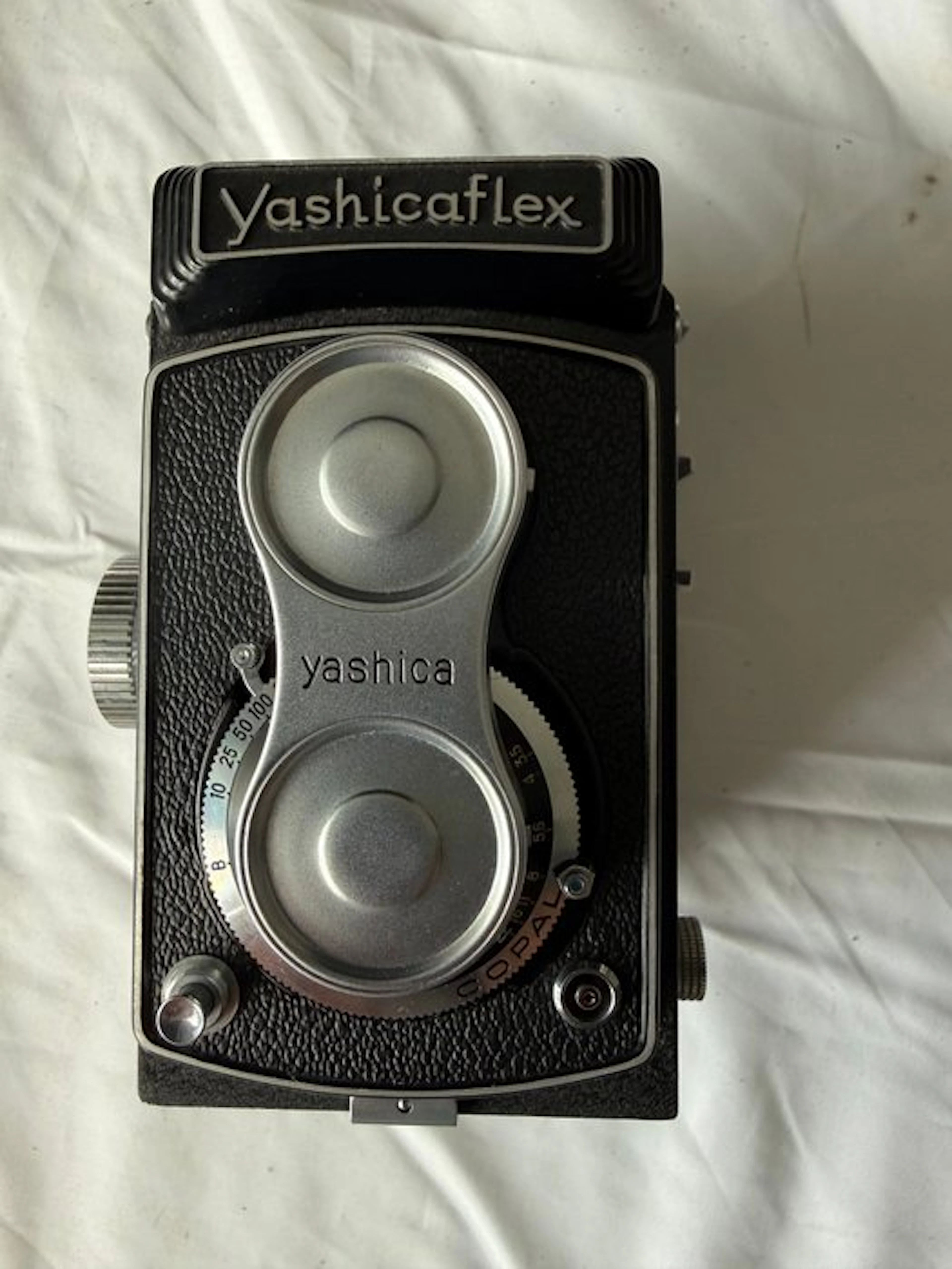 Yashica A 1 met originele dop | 120 / medium format camera (No reserve price)