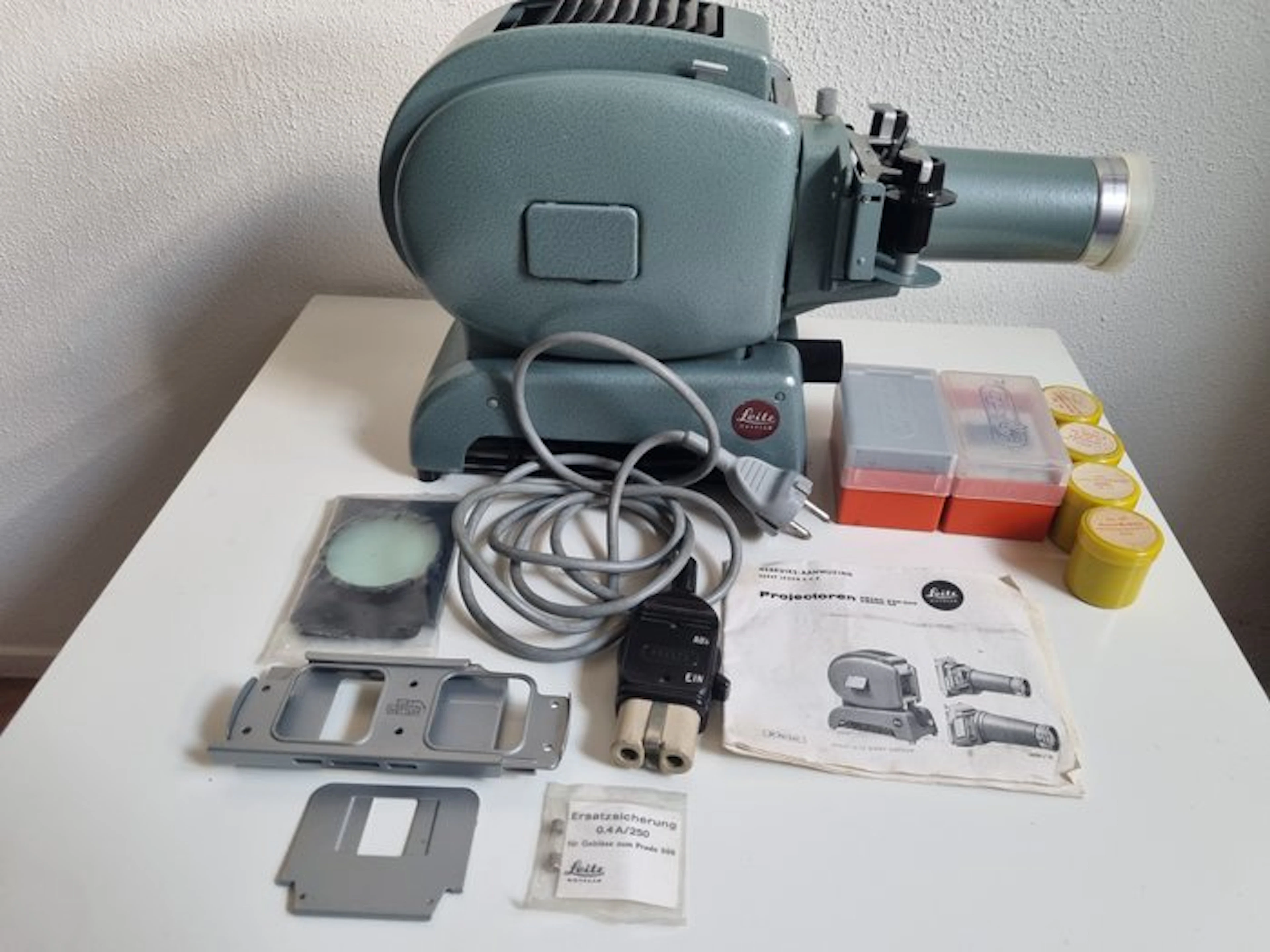 Leitz 500 35mm Slide & Filmstrip Projector - Ernst Leitz Wetzlar (c