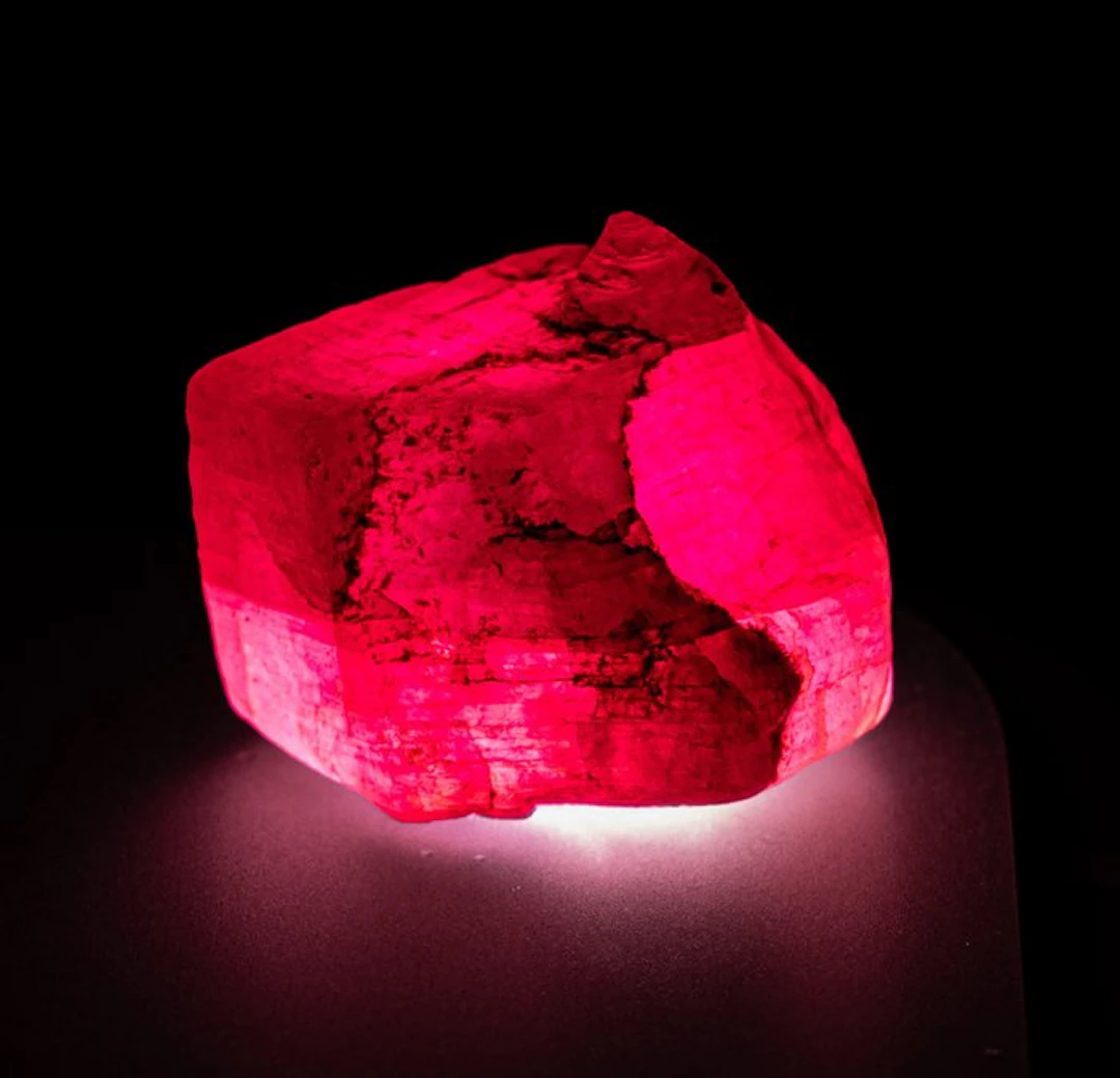 21.87 carats!! Pigeon-blood rubies - top quality GÉANT...