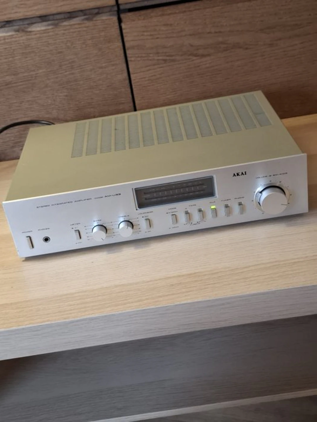 Akai - AM-U33 Solid state integrated amplifier