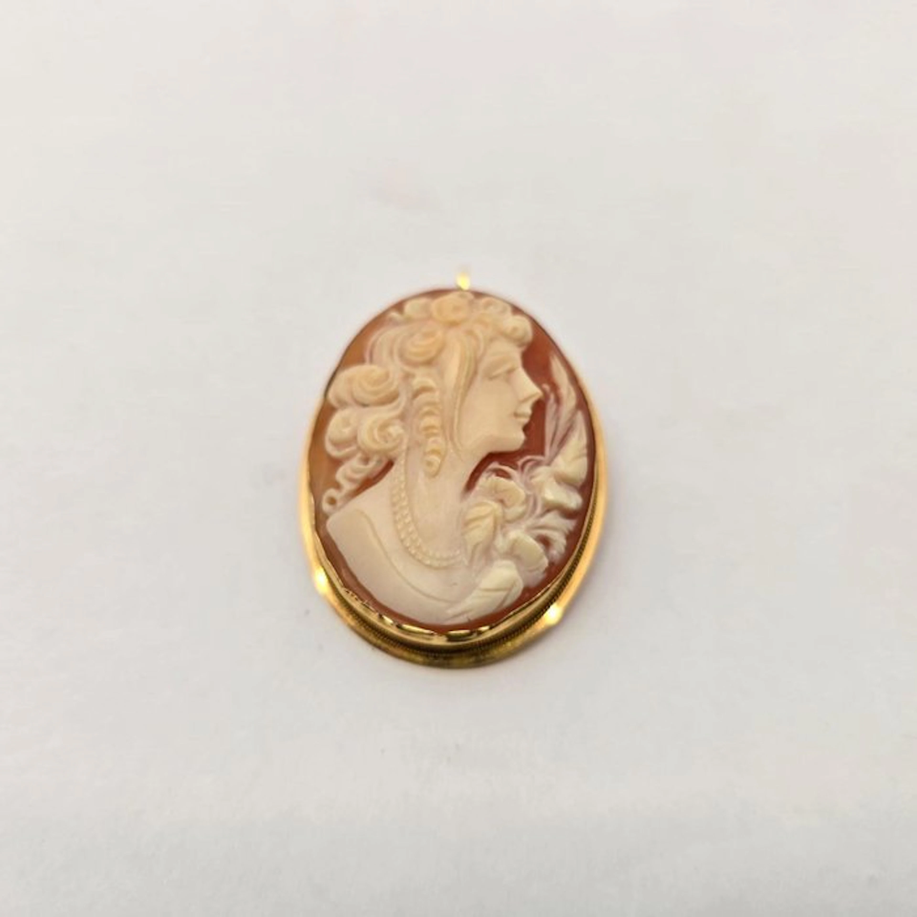 Cameo - 18 kt. Yellow gold