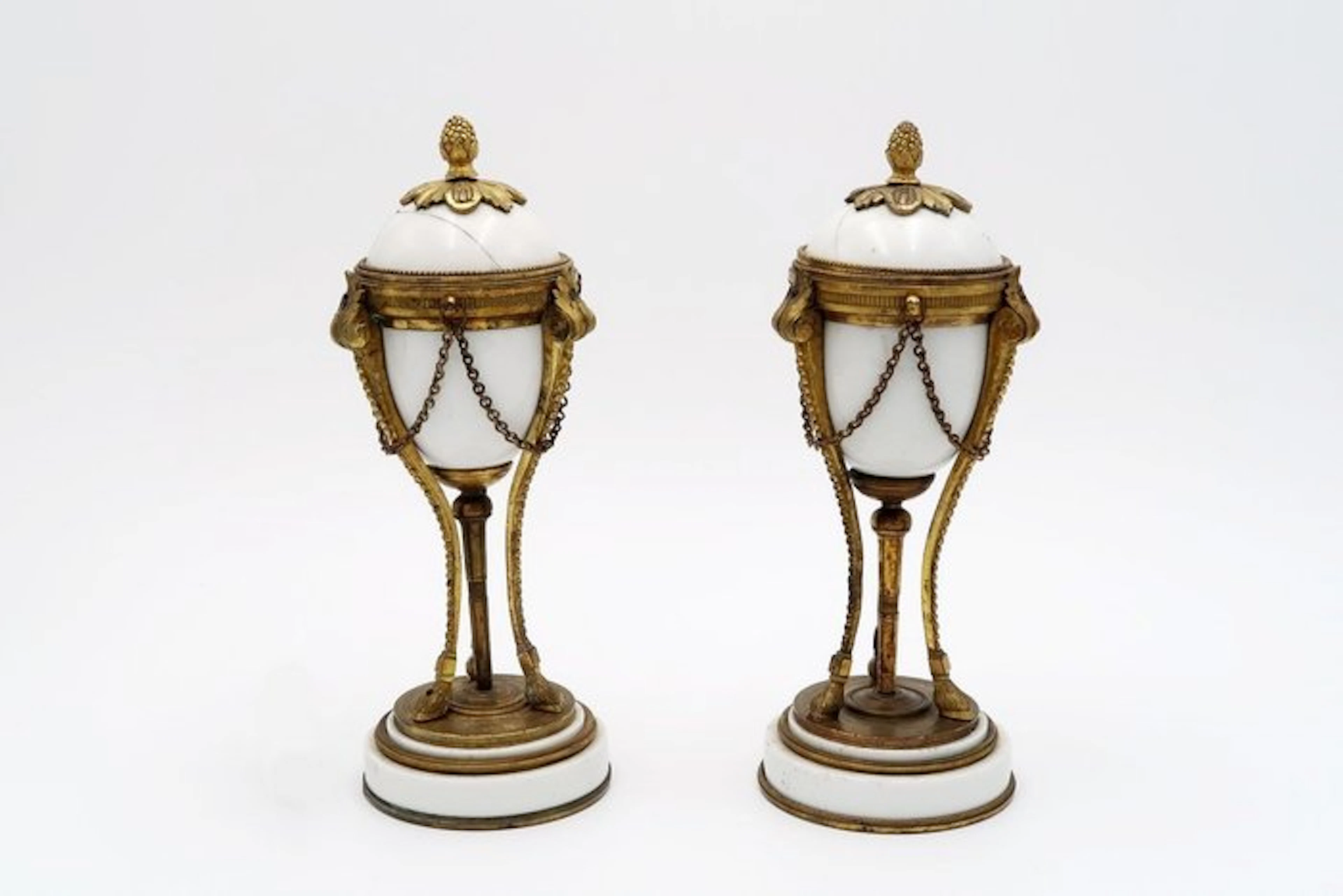 Cassolette (2) - Bronze, Marble - Pair of overturned candlestick holders