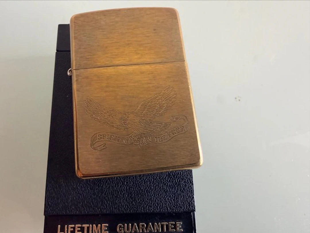 Zippo - Encendedor zippo Golden American - Pocket lighter - brass