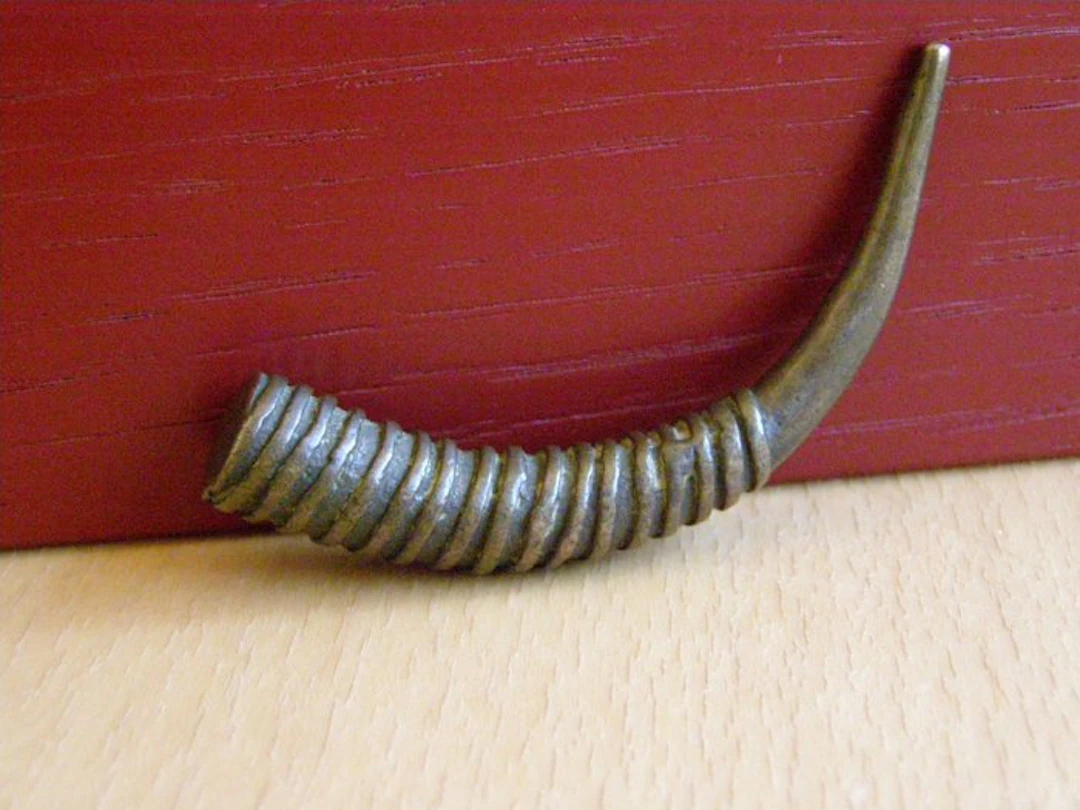 Gold weight - Hoorn - Wrapped with wire - Abrammuo - Mrammuo - Akan