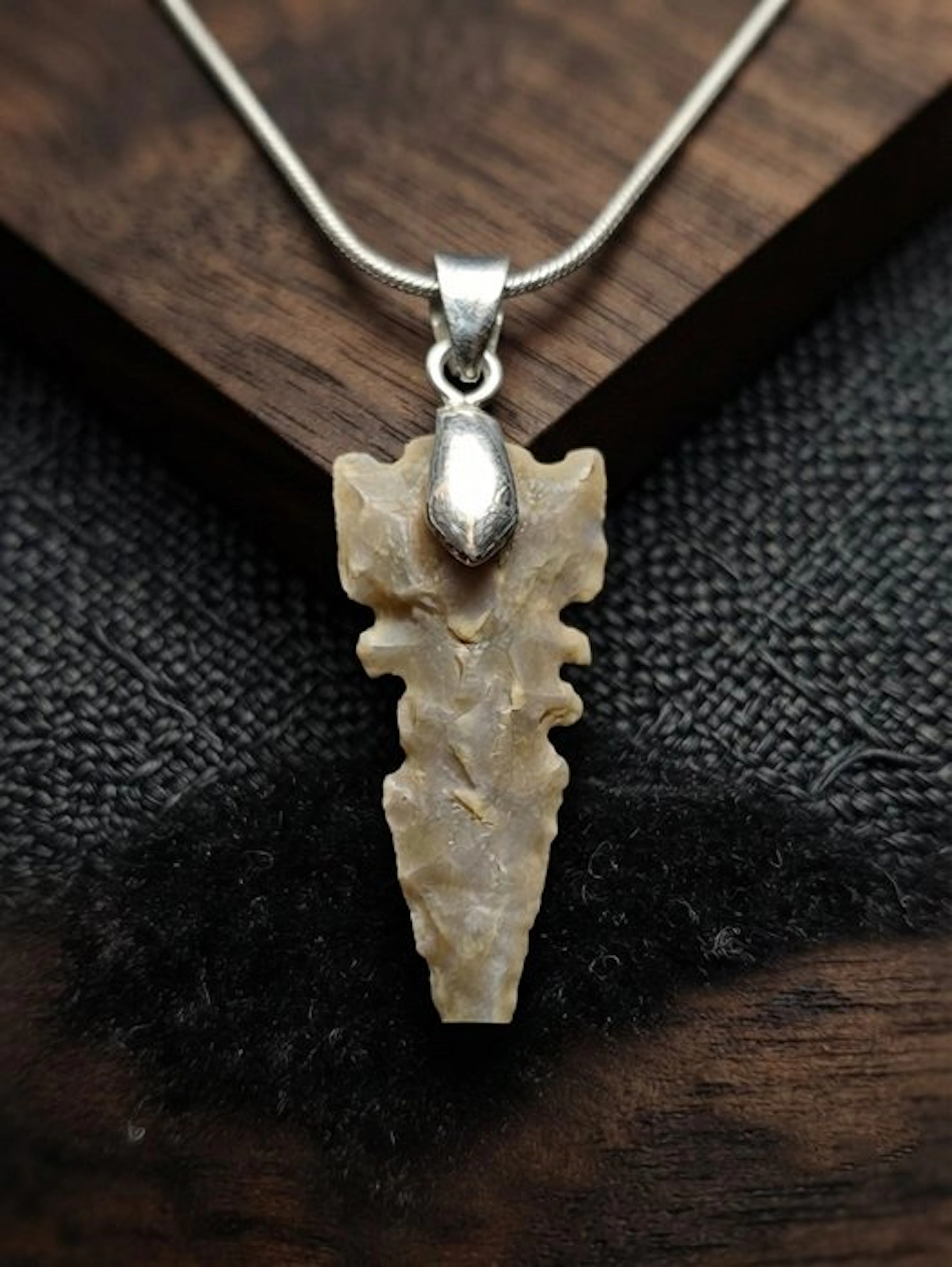 Neolithic Teneré Translucent Flint Arrow head (No reserve price)