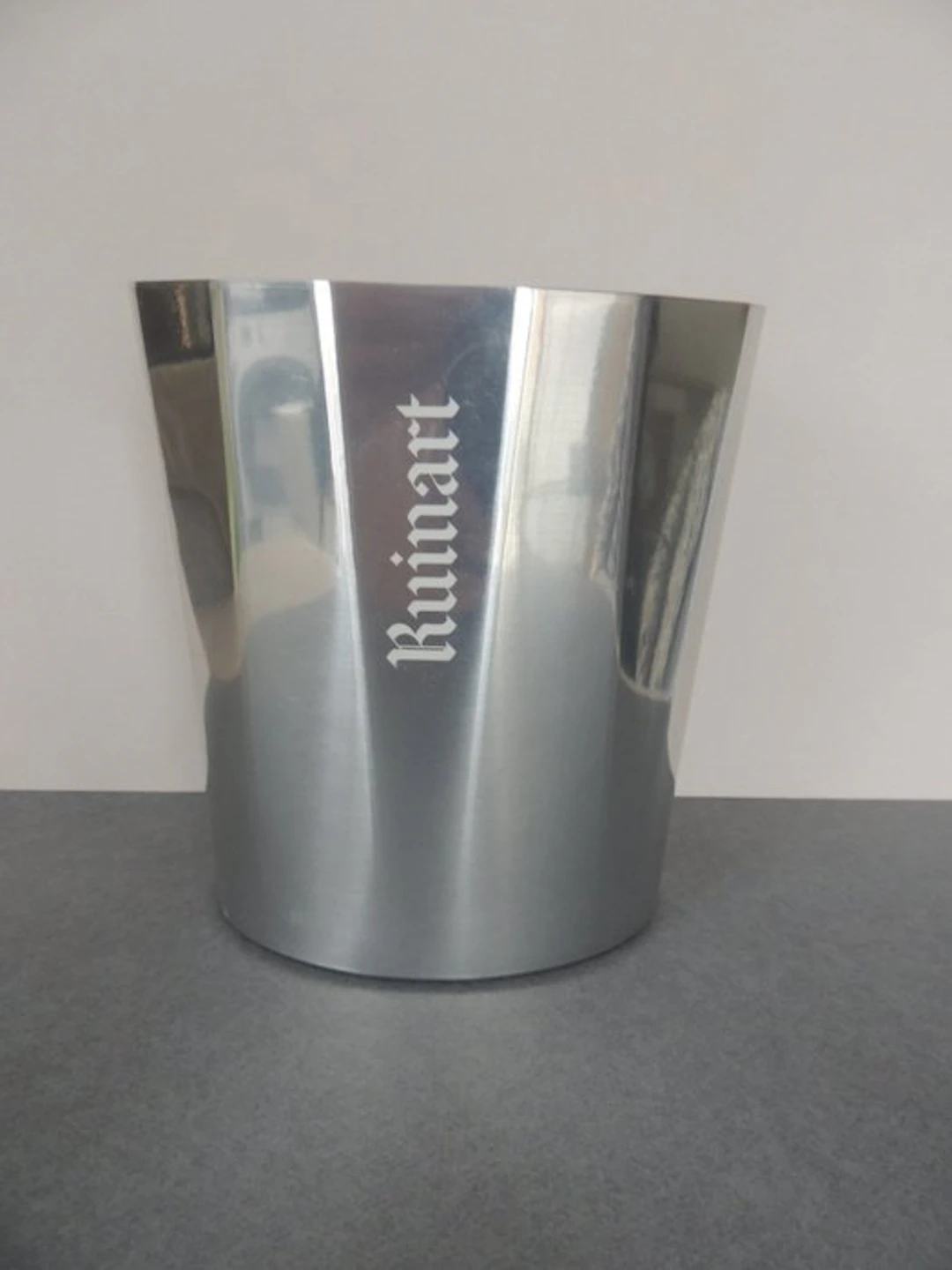 Champagne cooler - "VICTORIA WILMOTTE" designer and...