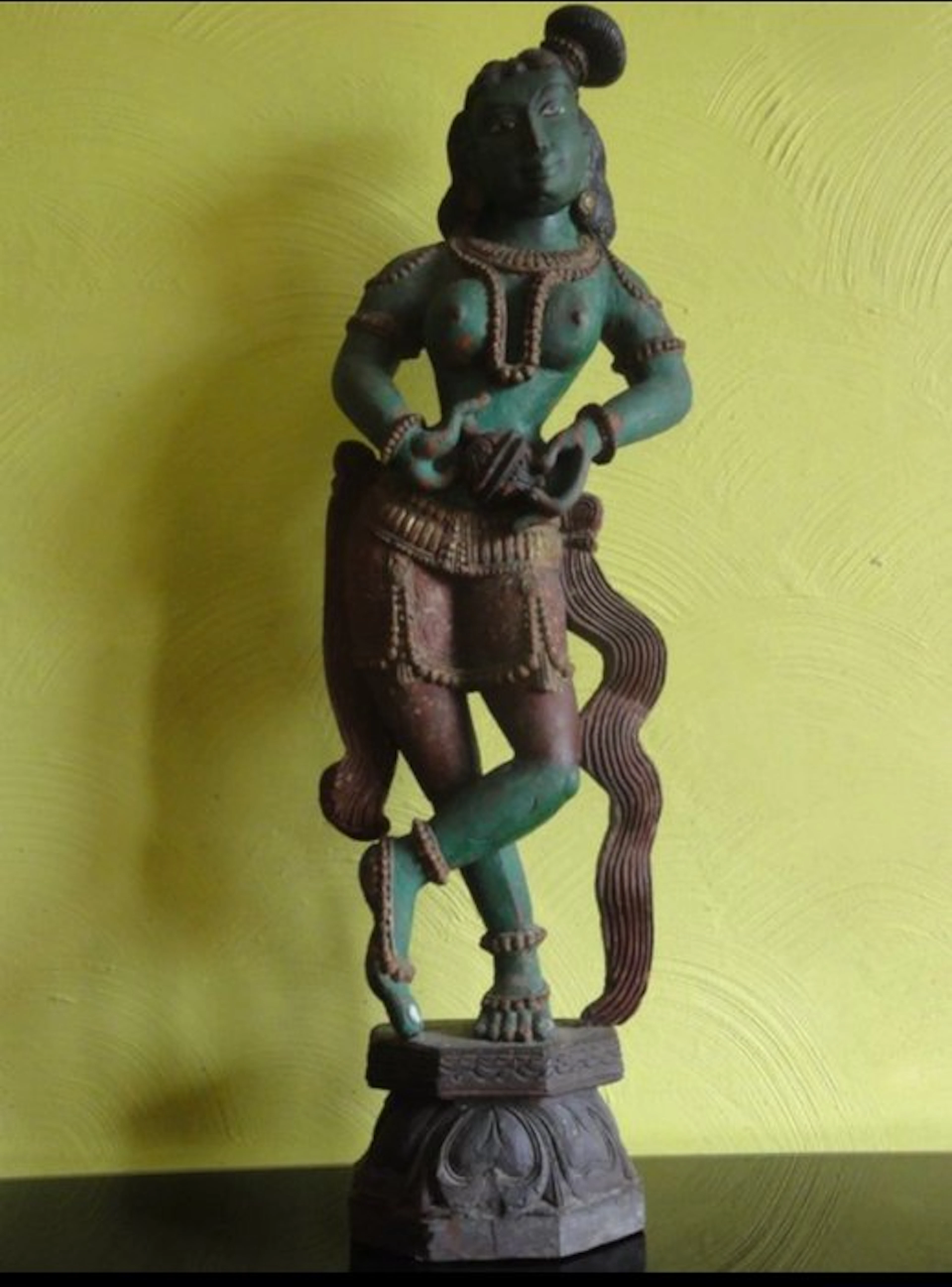 Yakshi with musical instrument - 90 cm - Wood - India - first half 20th century