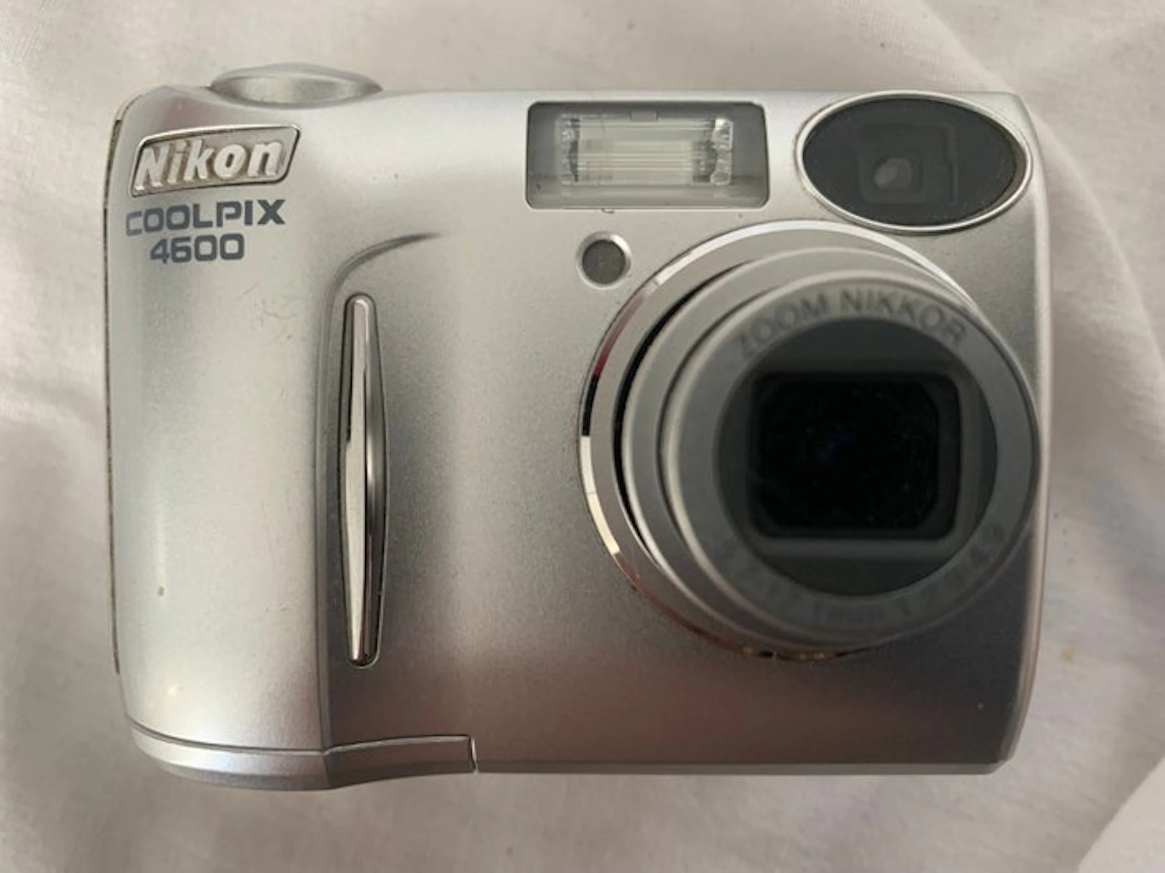 Nikon COOLPIX 4600 Digital compact camera