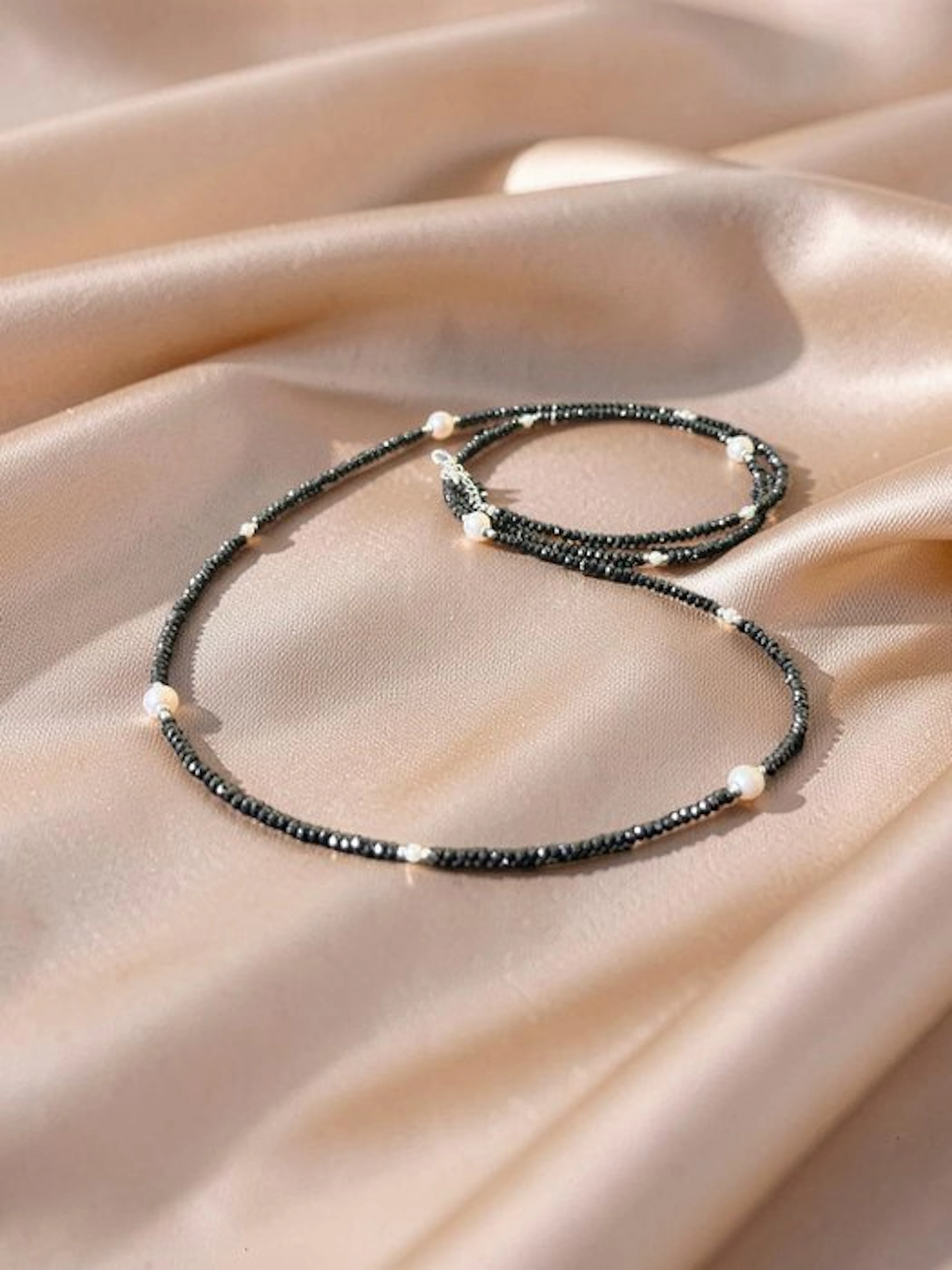 Pearl - Silver - Necklace - Akoya pearls, spinel.