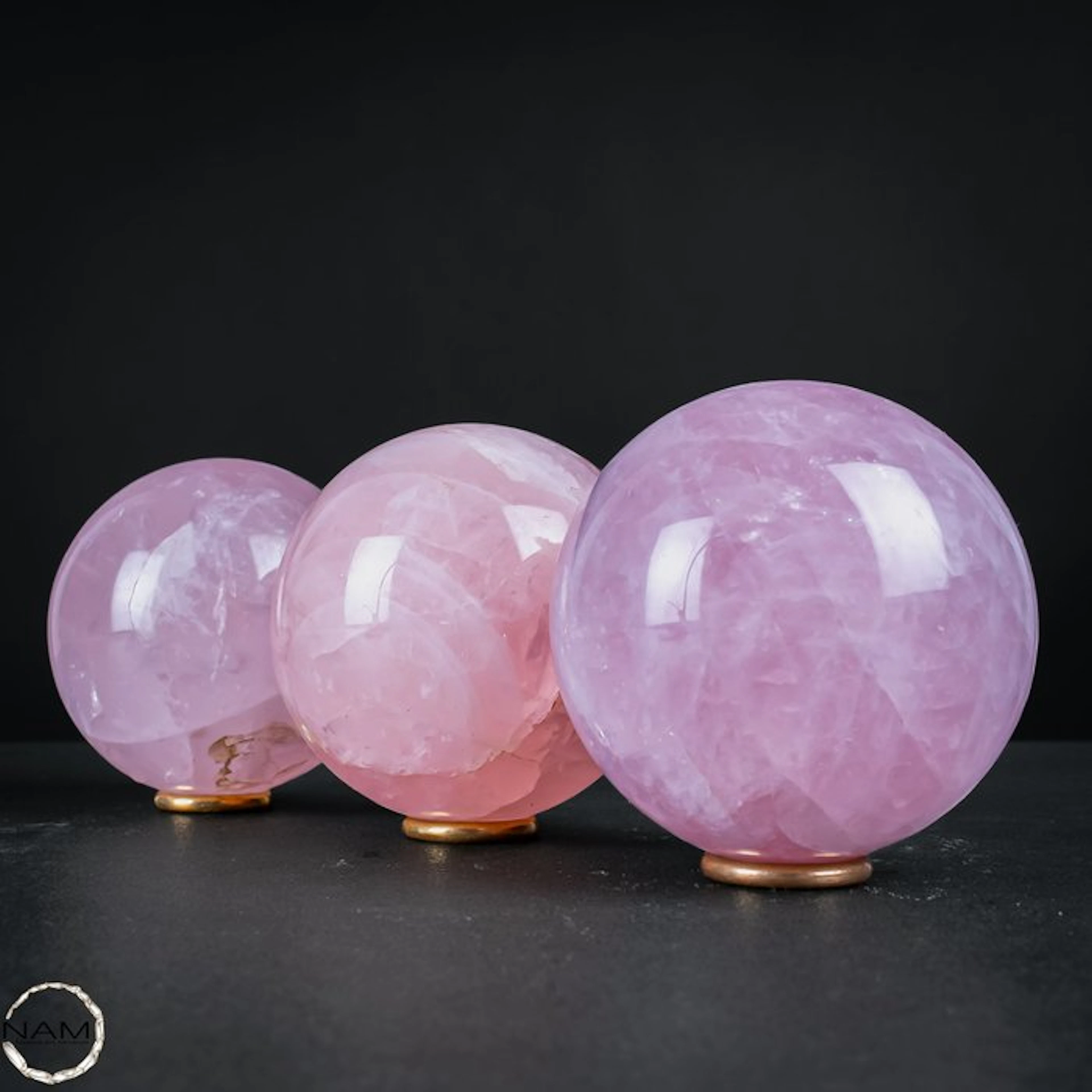 Natural rose quartz set – – 3 dreamy gemstone spheres in...