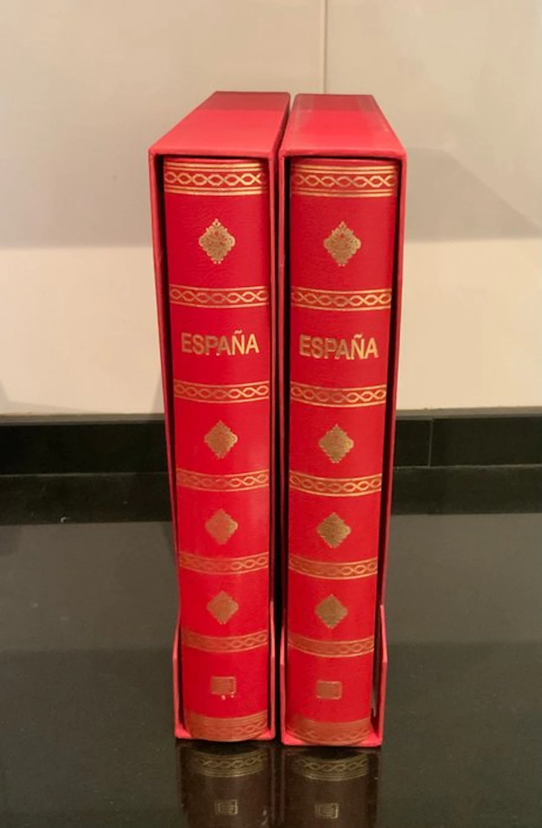 Spain 1850/1950 - Classic Albums and First Centennial (No Stamps)