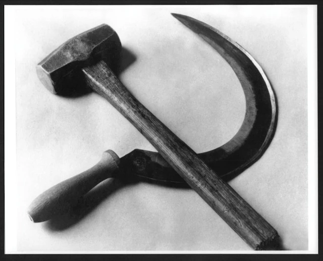 Tina Modotti (1896–1942) - Hammer and Sickle, Mexico City 1927