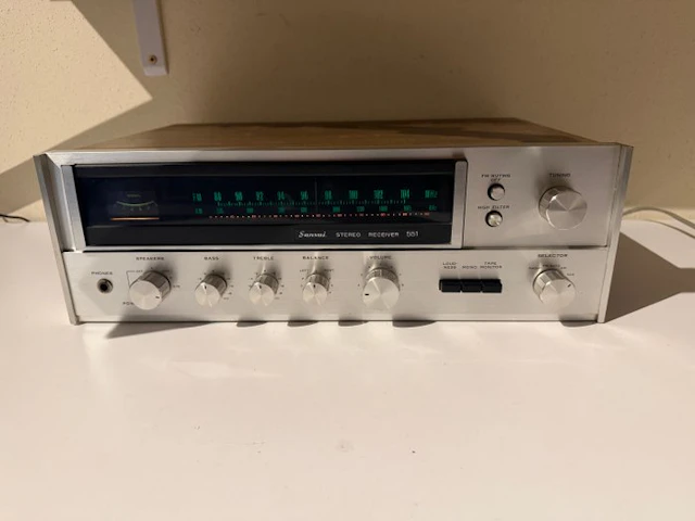 Sansui - 551 Solid state stereo receiver