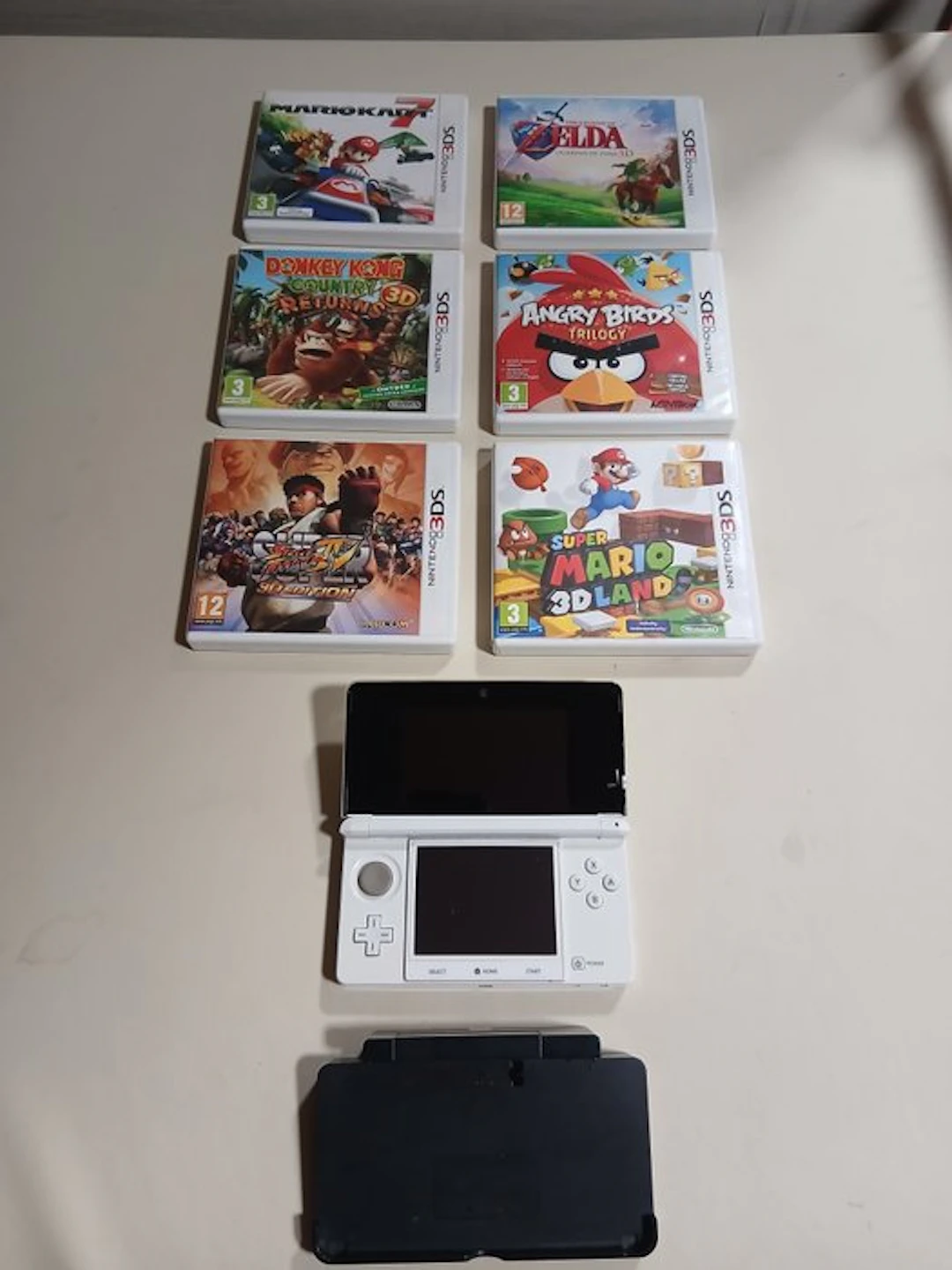 Nintendo - Nintendo 3DS - Video game console - Without original box