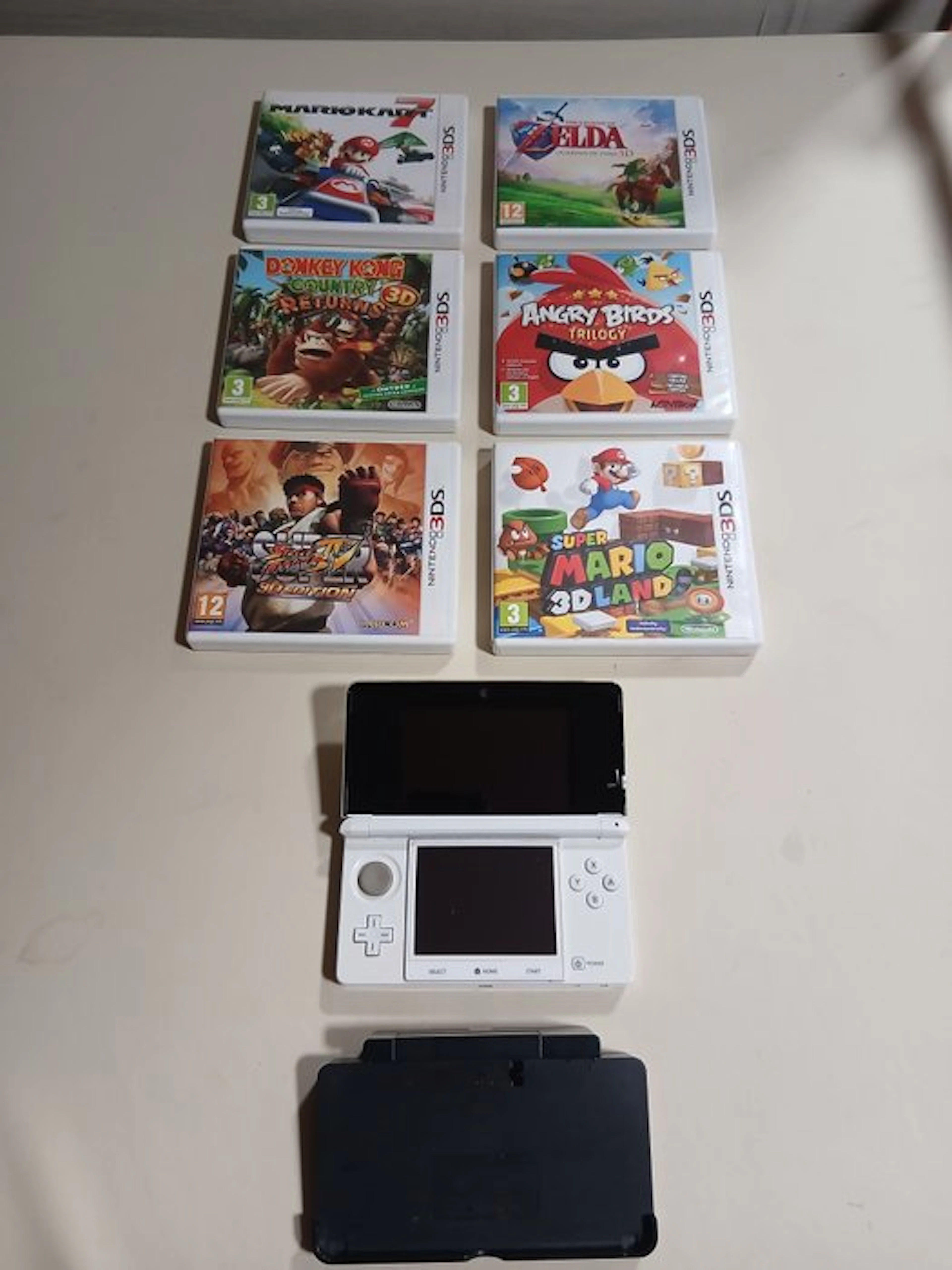 Nintendo - Nintendo 3DS - Video game console - Without original box