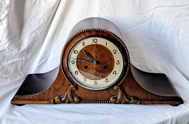Table clock - Kienzle - Wood