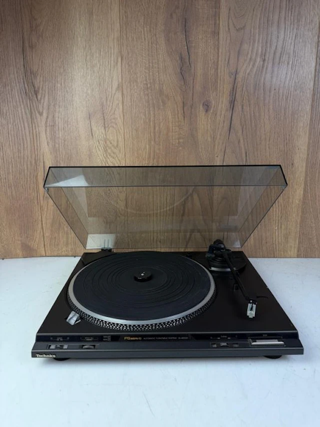 Technics - SL-B22D Turntable