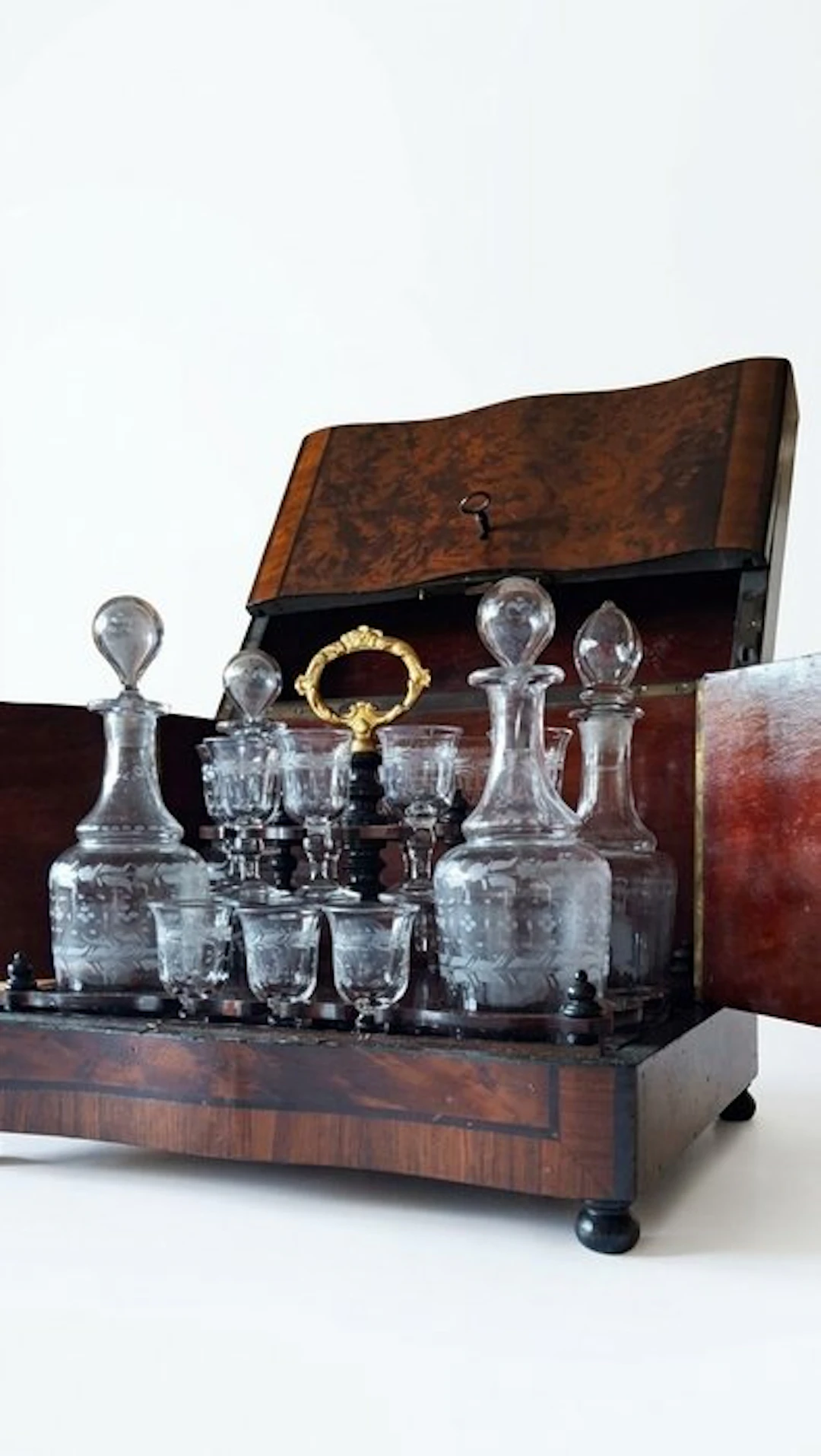 Liquor cabinet - Mahogany - Liquor cabinet