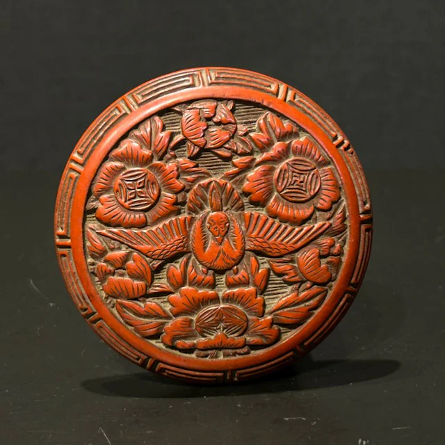 Box - varnish - cinnabar lacquerwork