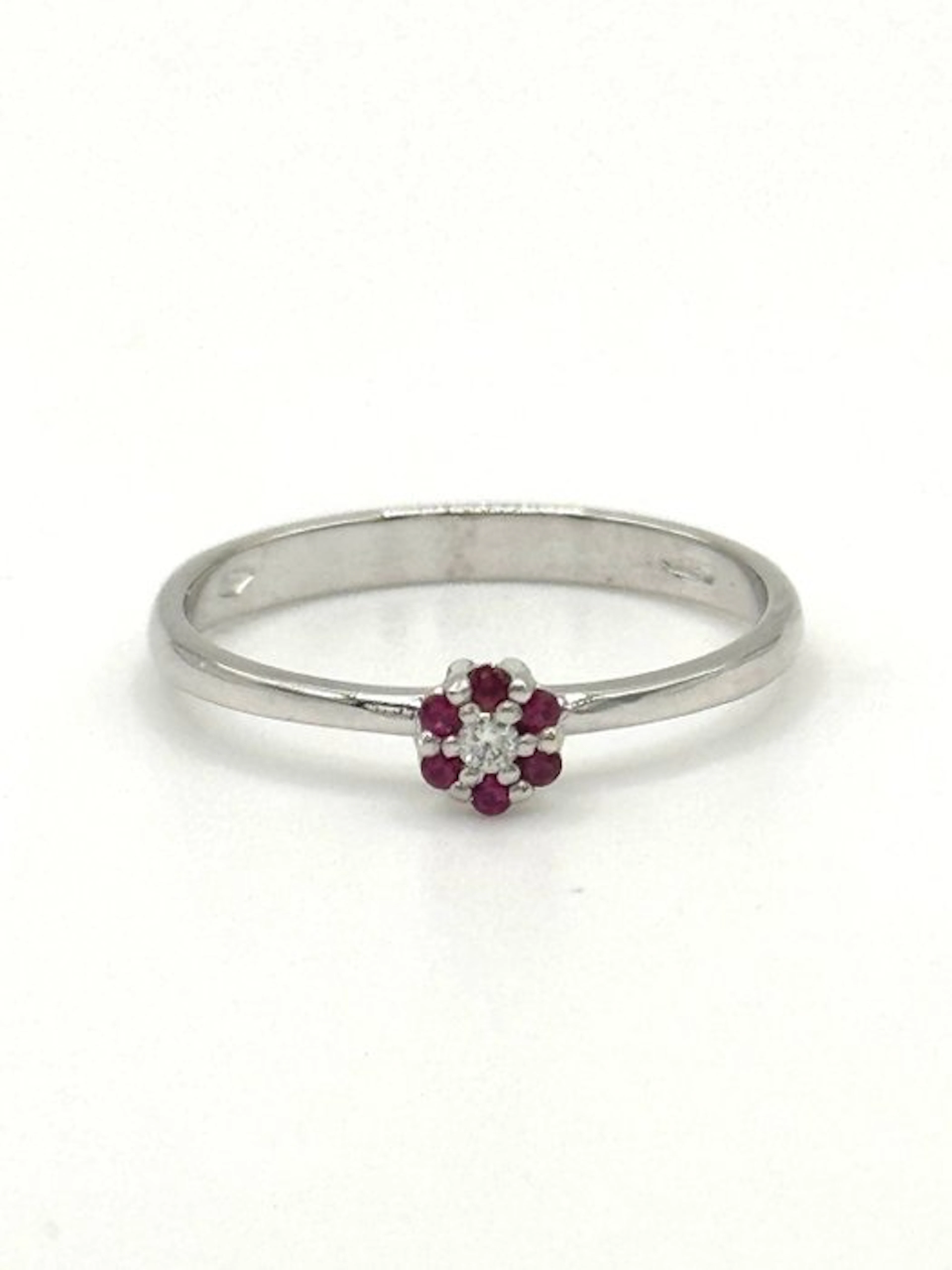 Engagement ring - 18 kt. White gold - 0,22ct. tw. Ruby - Diamond