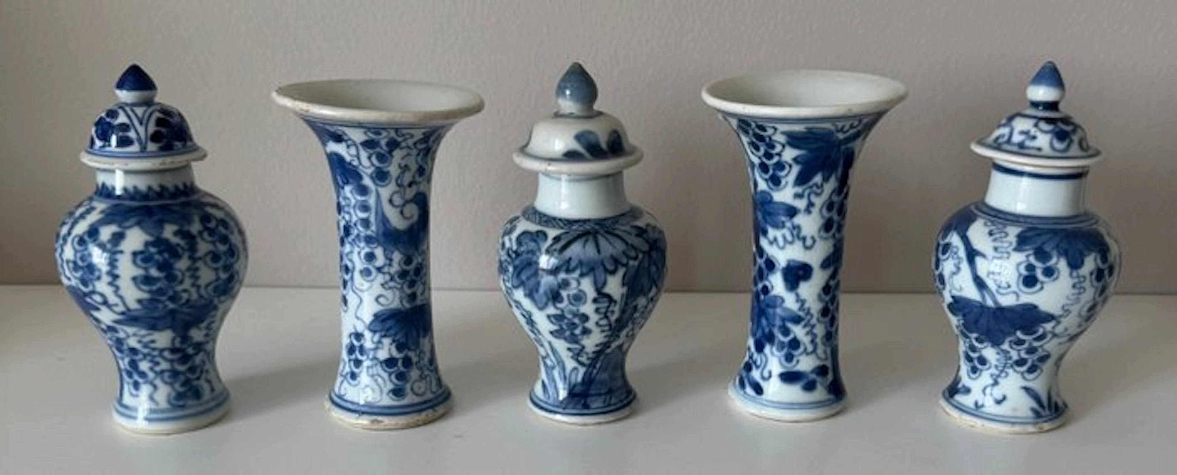 Lidded vase - Porcelain - China - Kangxi (1662-1722)...