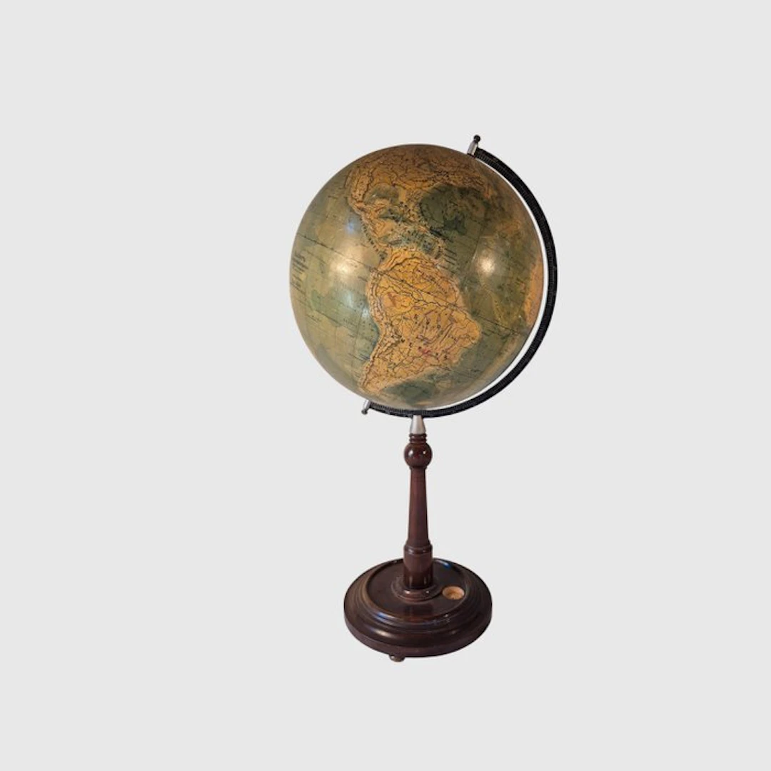 Tabletop globe - Paul Räth