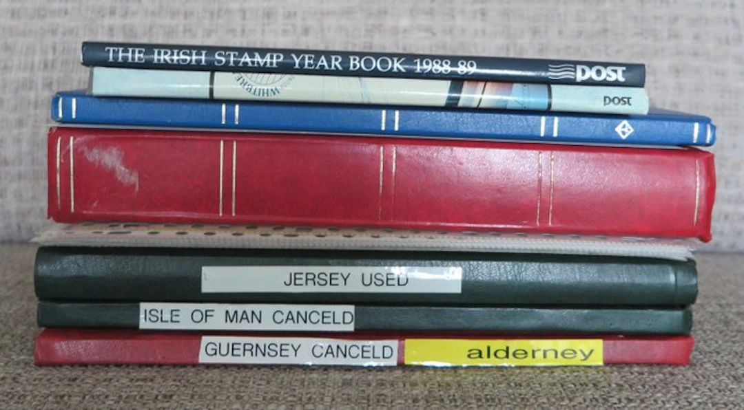 English Colonies - Batch of stock books, yearbooks, and loose material.