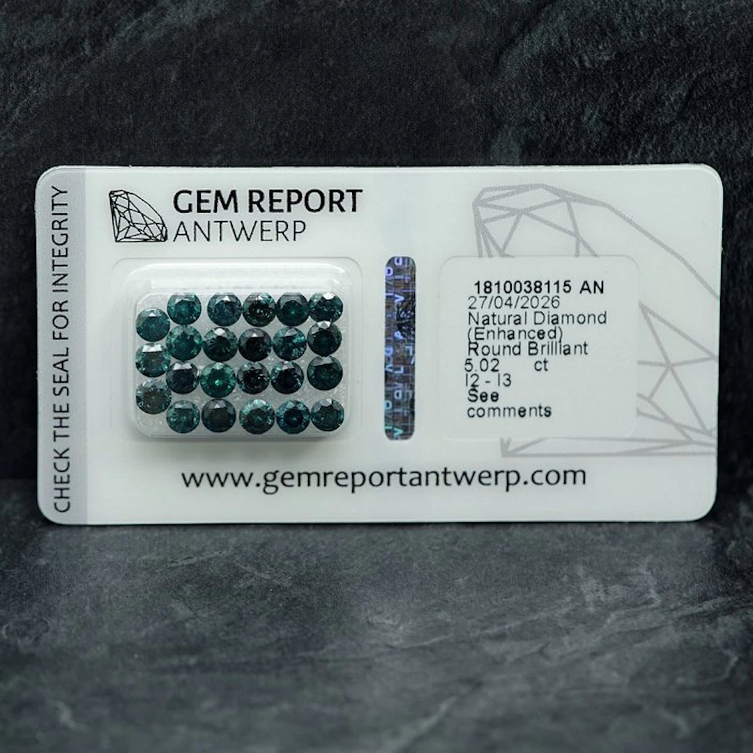 No reserve price - 23 pcs Diamond (Colour-treated) - 5.02...
