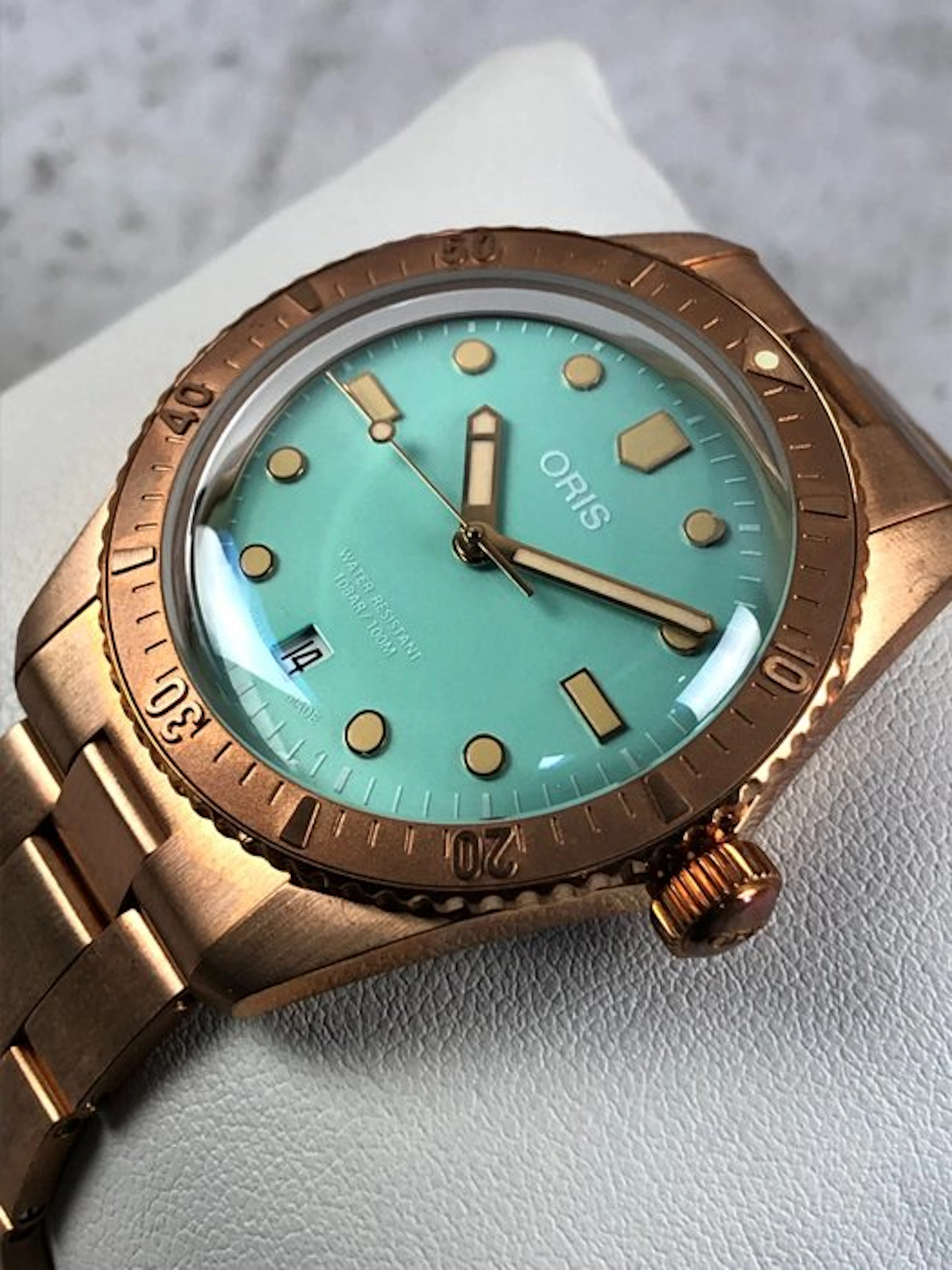 Oris - Divers Sixty-Five Cotton Candy Bronze Automatic...
