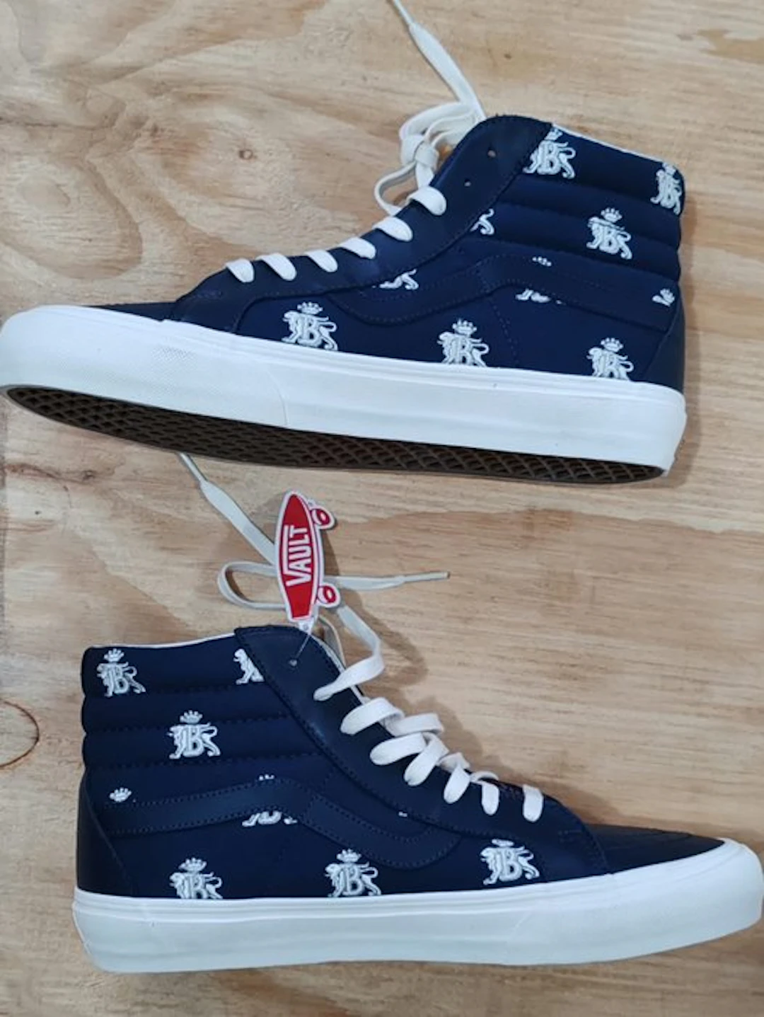 Vans - High-top trainers - Size: EU 44 - New with tags