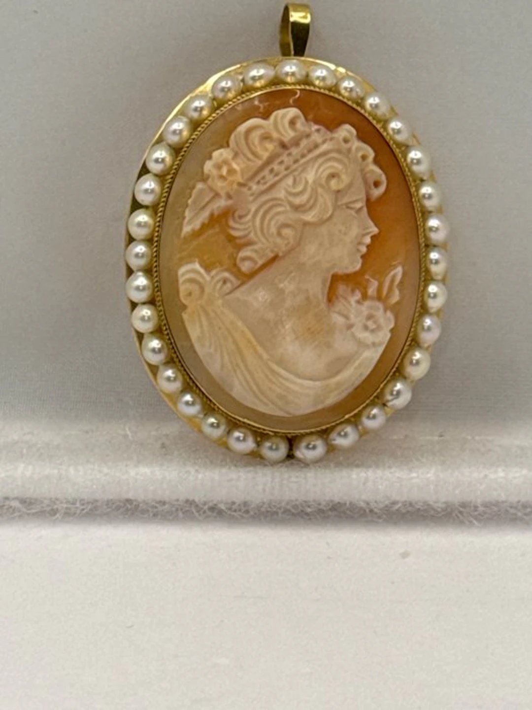 Brooch - 18 kt. Yellow gold
