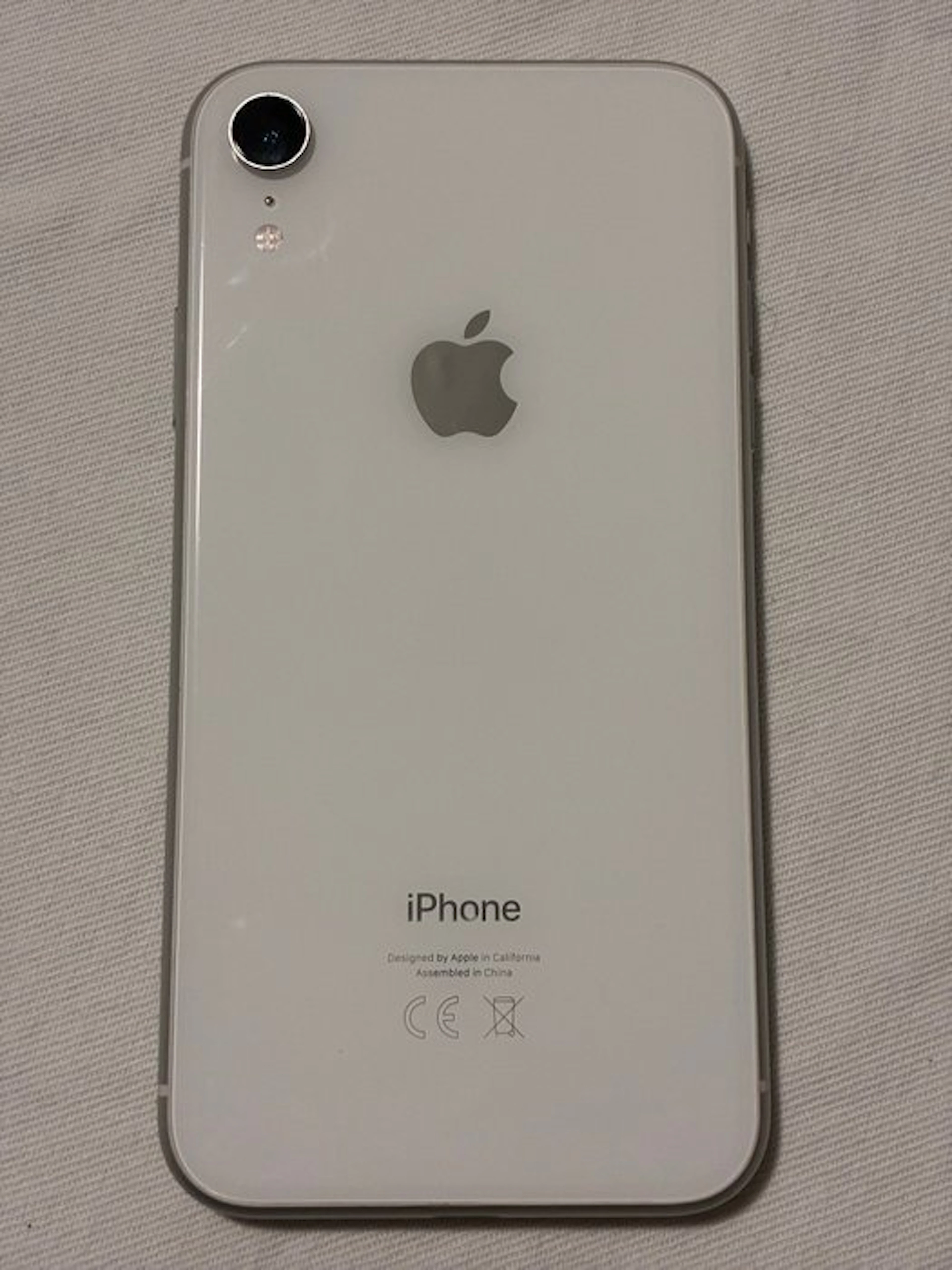 Apple iPhone XR - Mobile phone