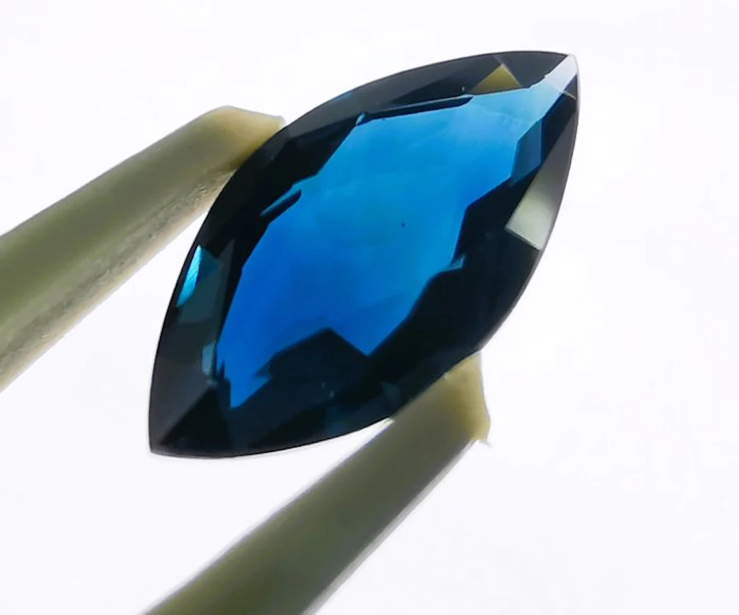 No reserve price - 1 pcs Blue Sapphire - 1.57 ct...