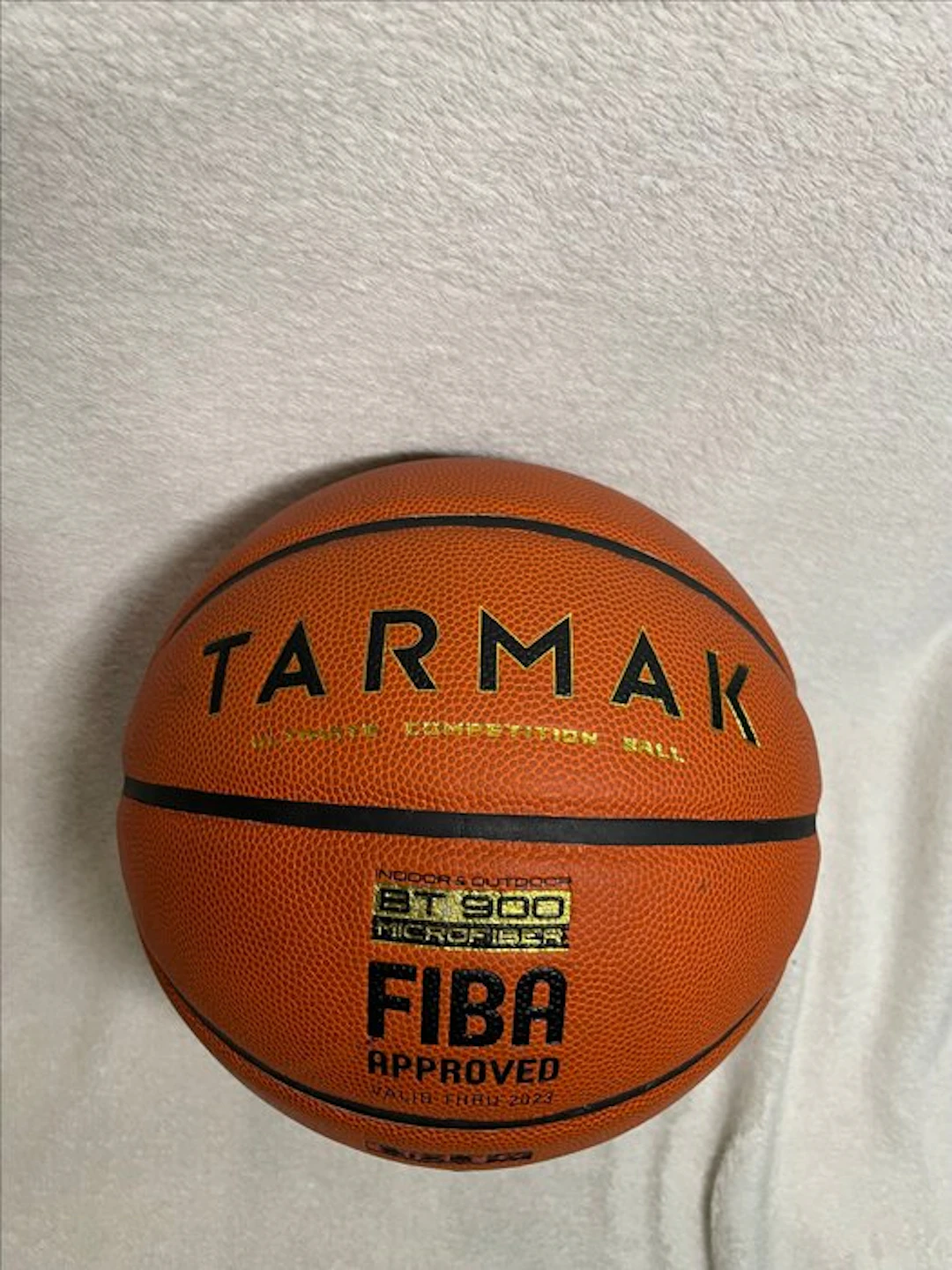 HARD TO FIND BASKETBALL - Basketball
