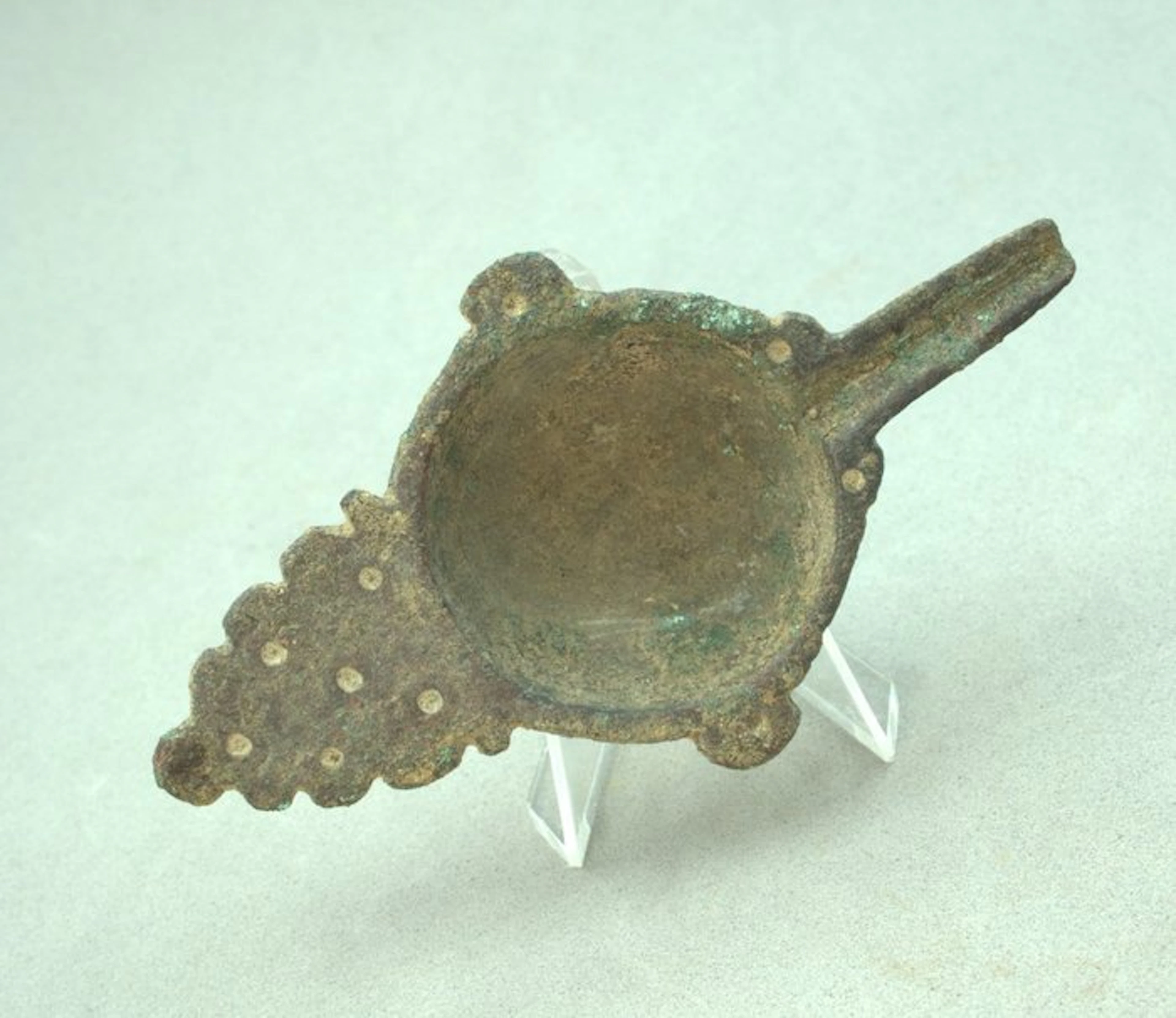 Early medieval Bronze oil lamp filler - 104 mm