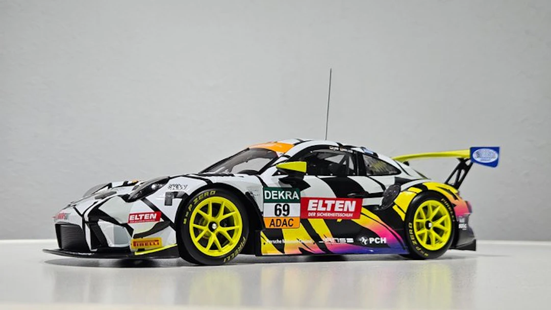 IXO 1:18 - Model race car - Porsche 911 GT3 R ADAC GT Masters Nürburgring