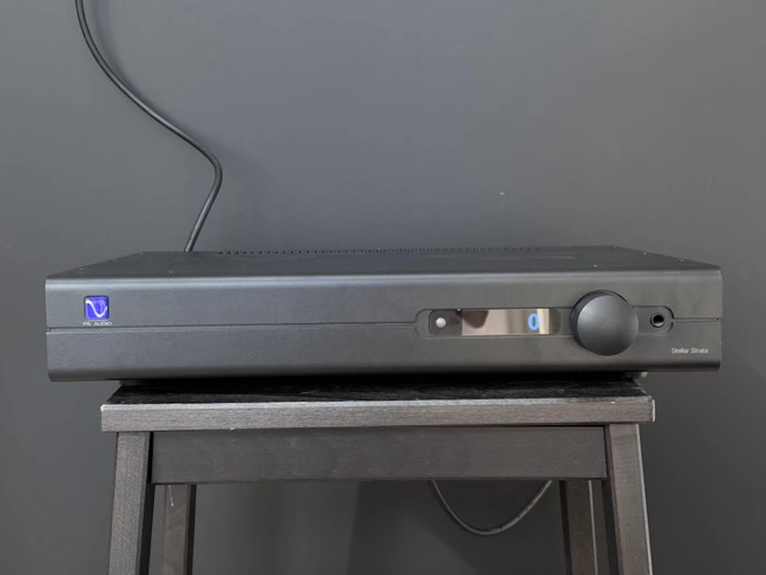 PS Audio - Stellar Strata with Built-in DAC and Network...