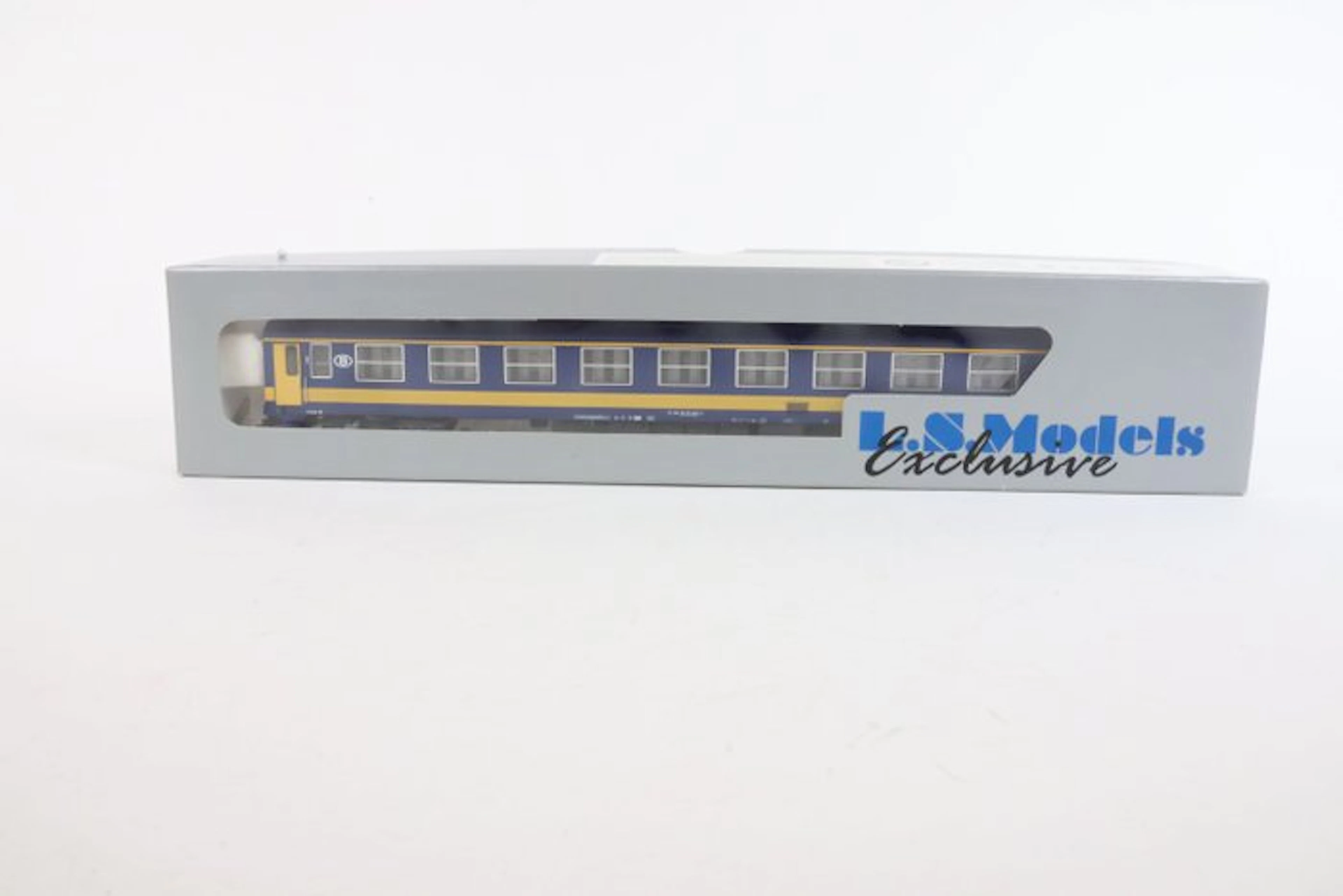 L.S. Models H0 - 12126 - Model train passenger carriage...
