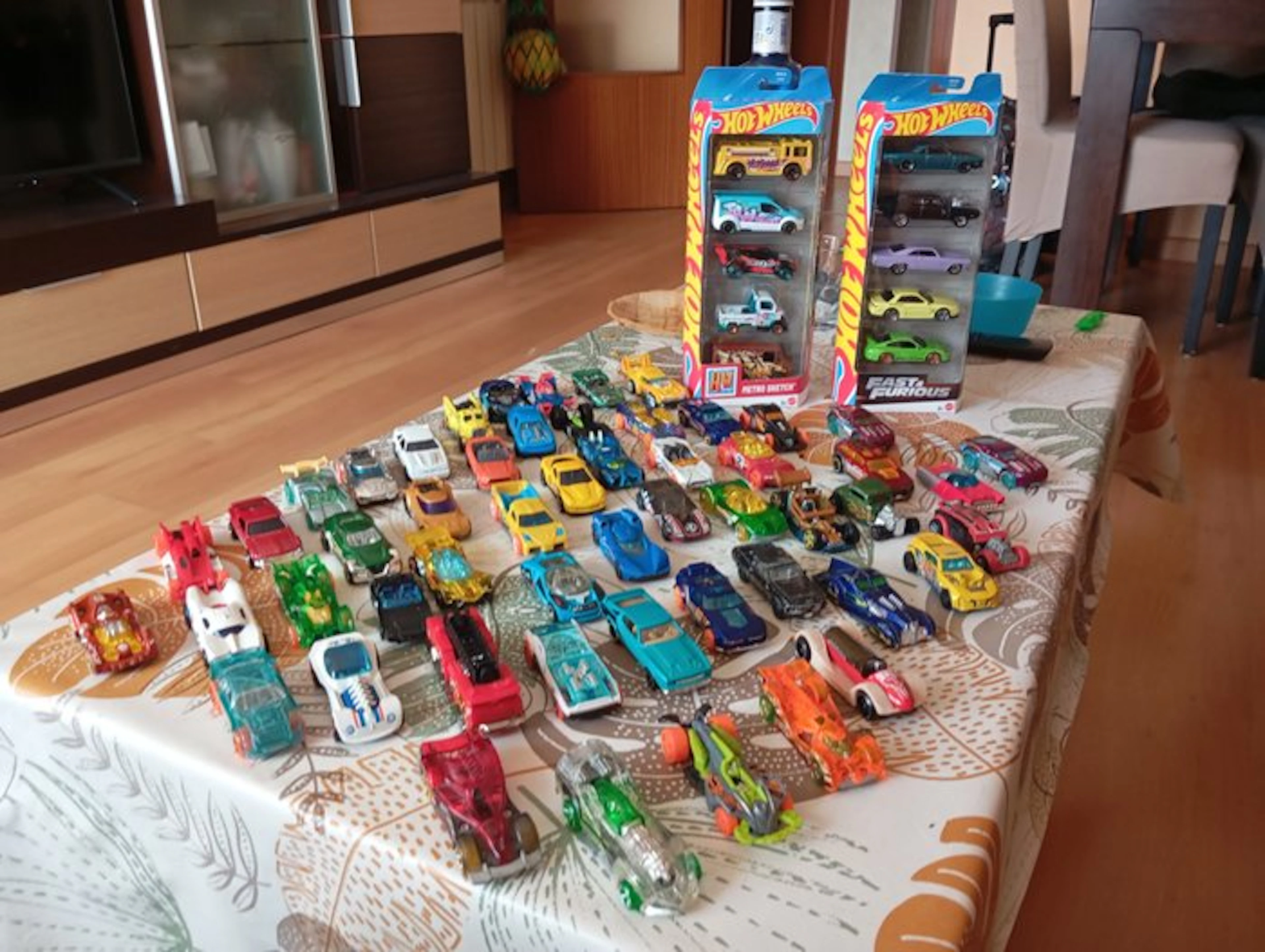 Hot Wheels 1:64 - Model car (50) - Varios modelos Hot Wheels