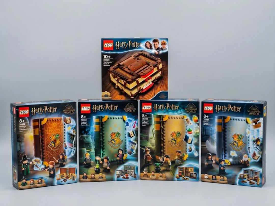 LEGO Set - Harry Potter - Hogwarts Moment Collection; The...