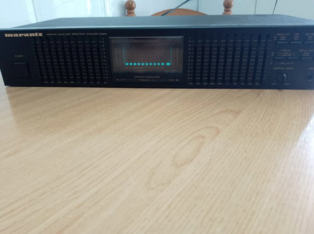 Marantz - EQ515 / 10-Band with Built-in Spectrum Analyzer...