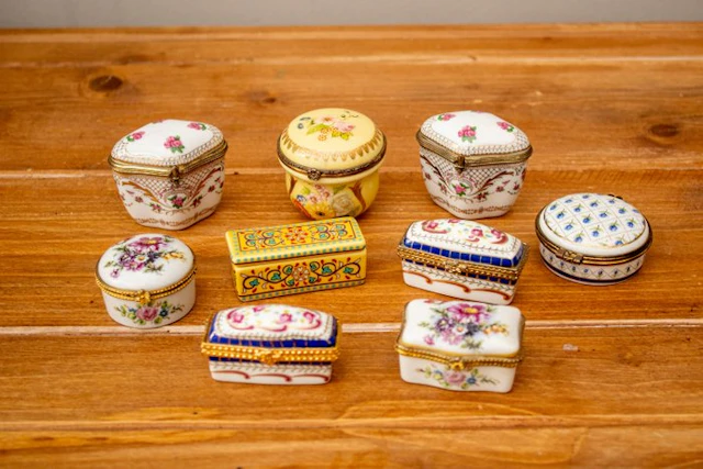 Del Prado Collection - Fine Porcelain - Pillbox (9) - Porcelain