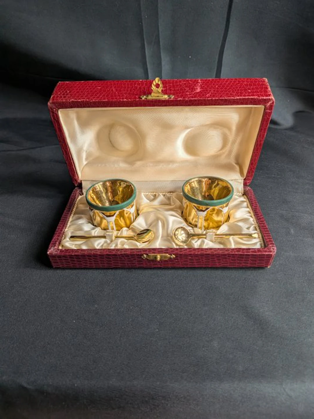 Limoges - Salt and pepper shakers (4) - tambourine - Porcelain