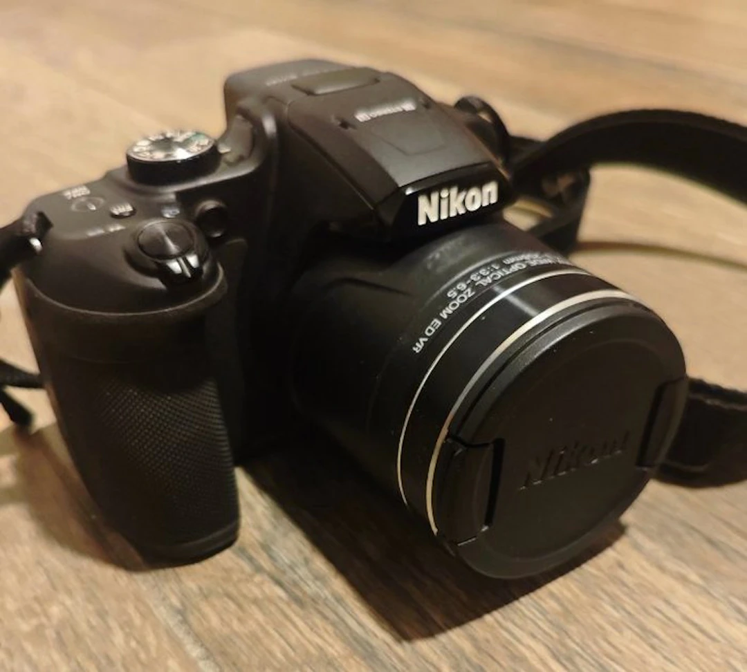 Nikon B700 Digital compact camera