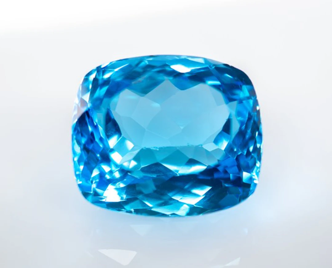 No reserve price Topaz - 37.47 ct - Gem Report Antwerp...