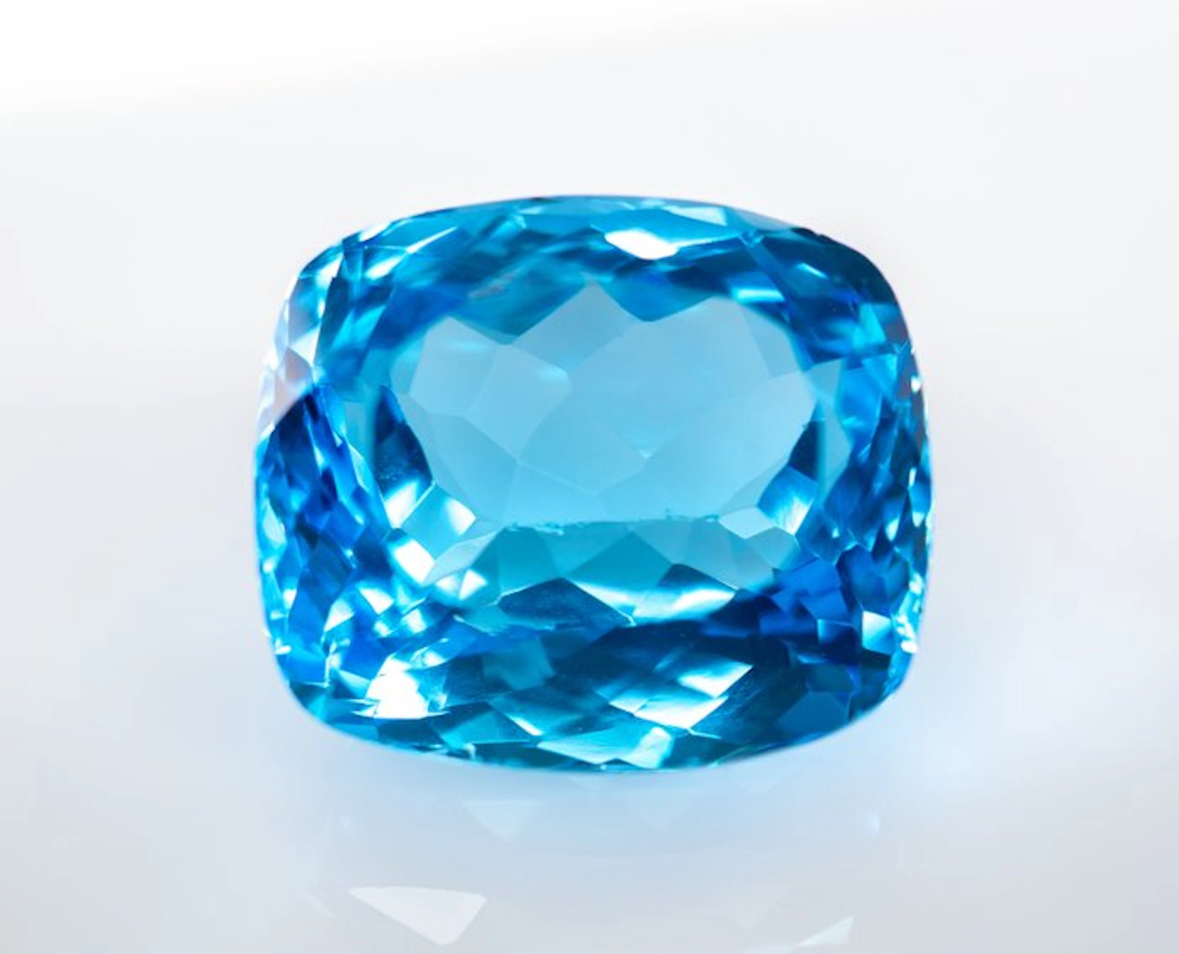 No reserve price Topaz - 37.47 ct - Gem Report Antwerp...