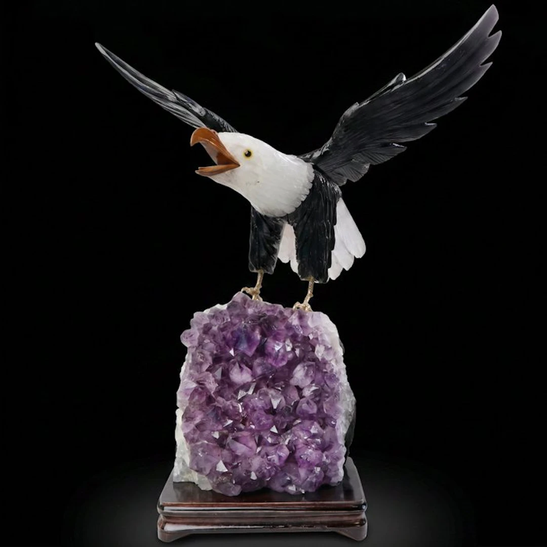 Master Carving - Onyx & Quartz Eagle on Amethyst - Geode- 5.8 kg